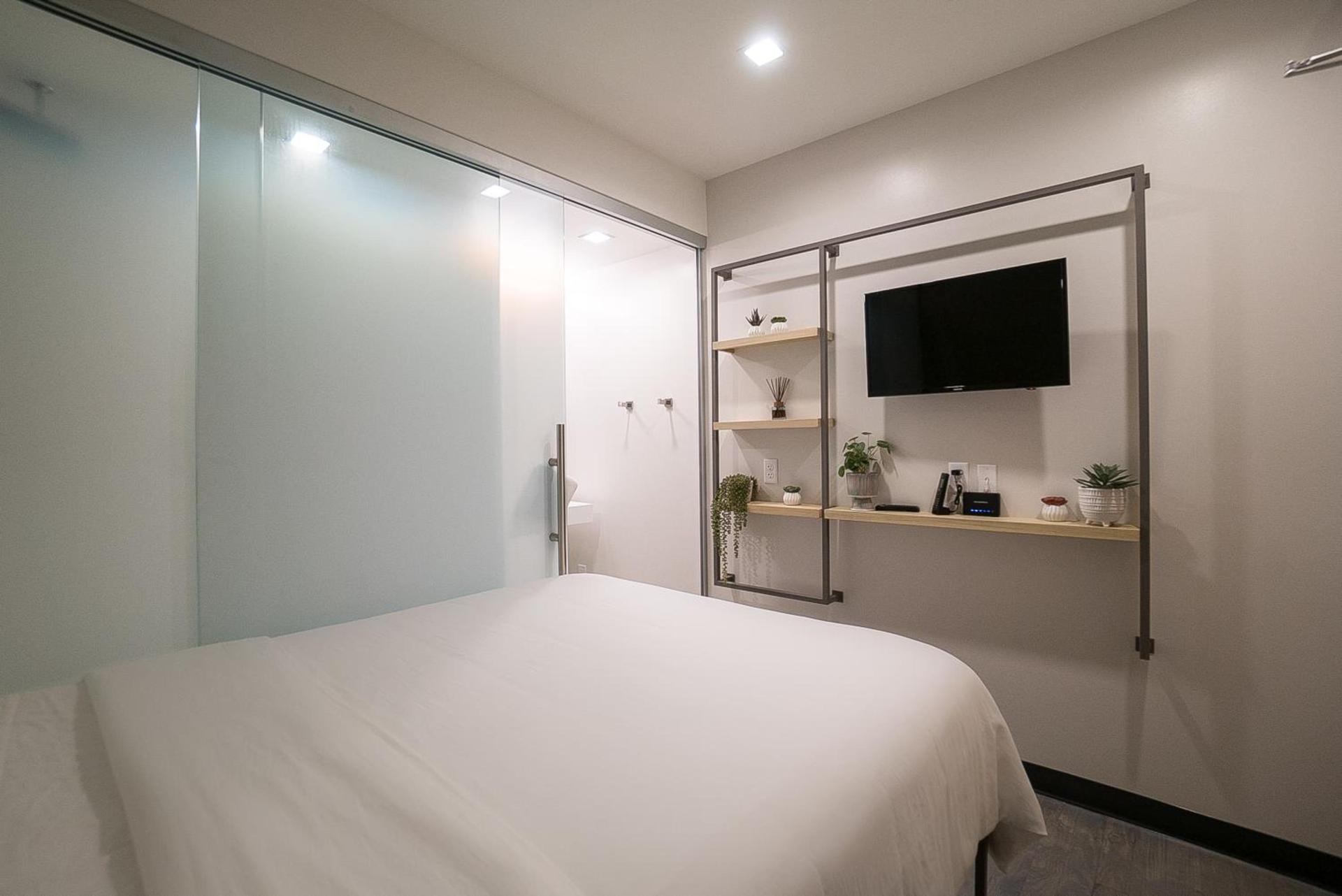 SOVA Micro-Room & Social Hotel photo 13