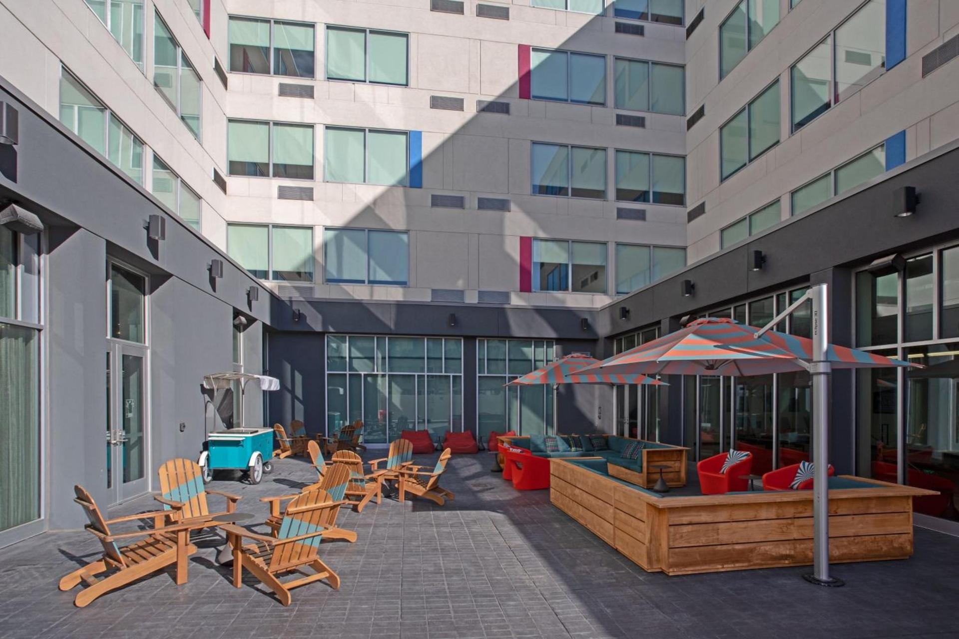 Aloft by Marriott Omaha Aksarben Village photo 12