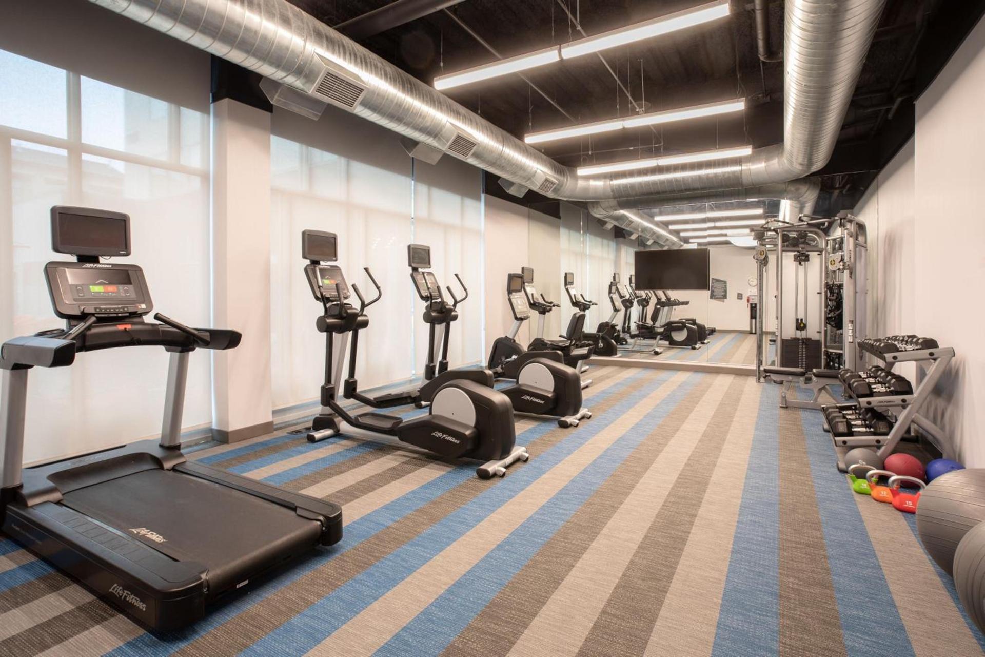 Aloft by Marriott Omaha Aksarben Village photo 16