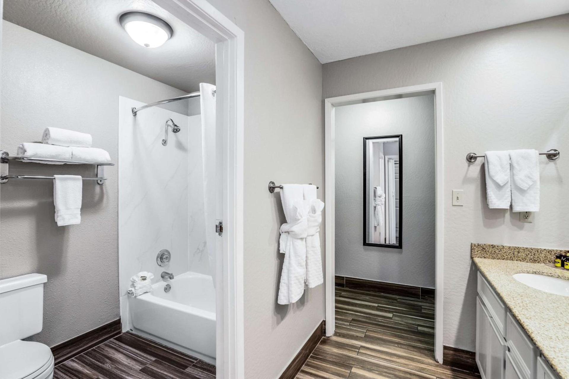 Best Western Plus Sonora Oaks Hotel and Conference Center photo 24