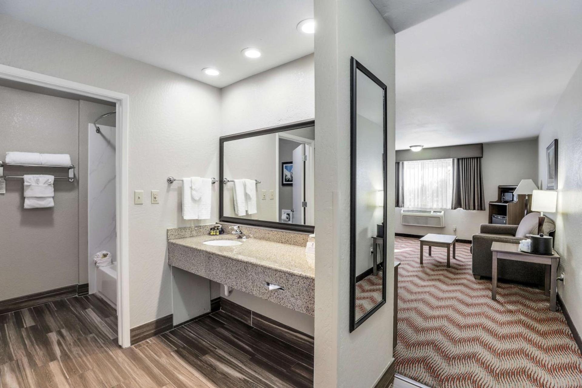 Best Western Plus Sonora Oaks Hotel and Conference Center photo 38