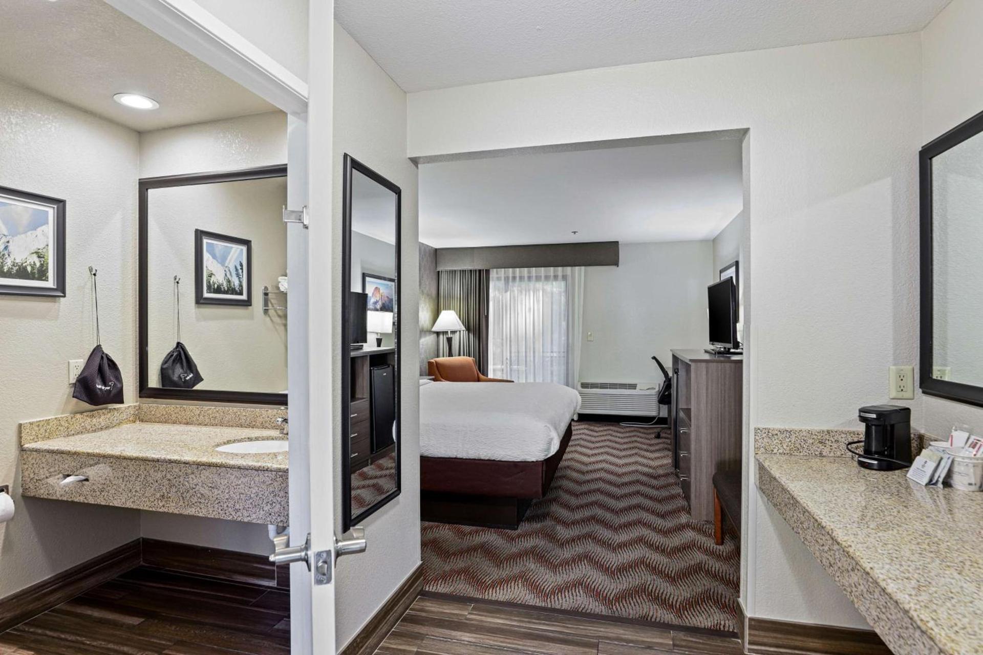 Best Western Plus Sonora Oaks Hotel and Conference Center photo 43