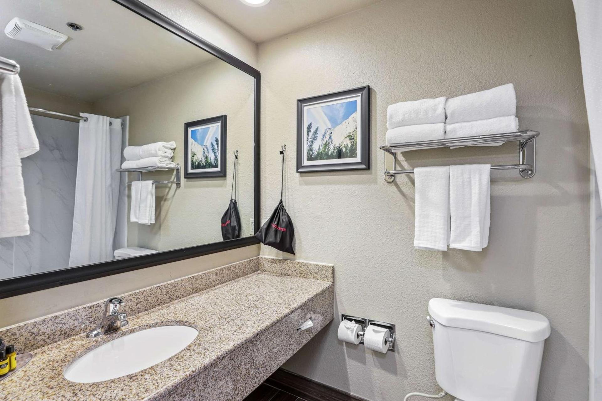Best Western Plus Sonora Oaks Hotel and Conference Center photo 49