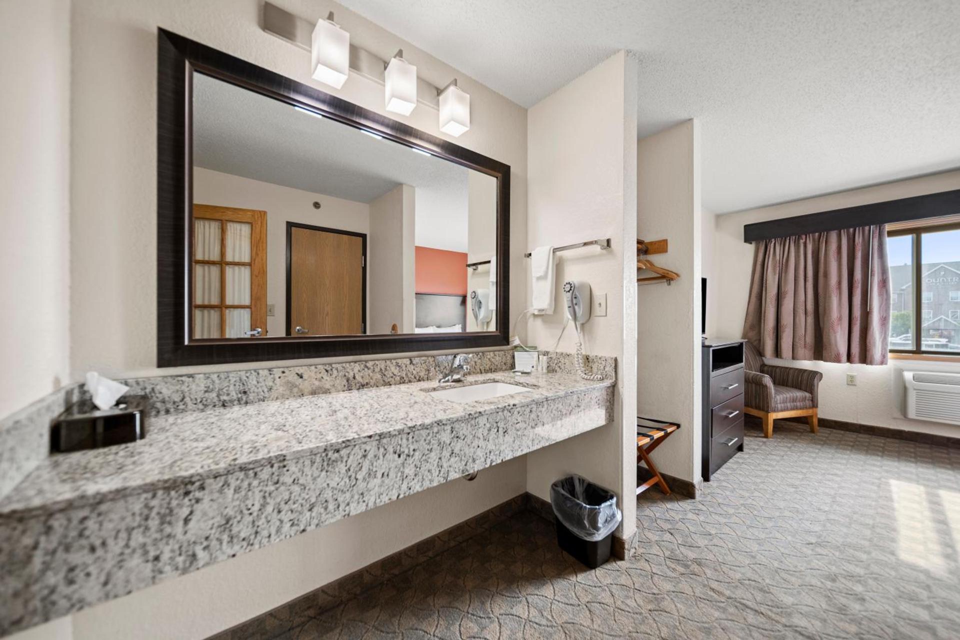 AmericInn by Wyndham Ames photo 24