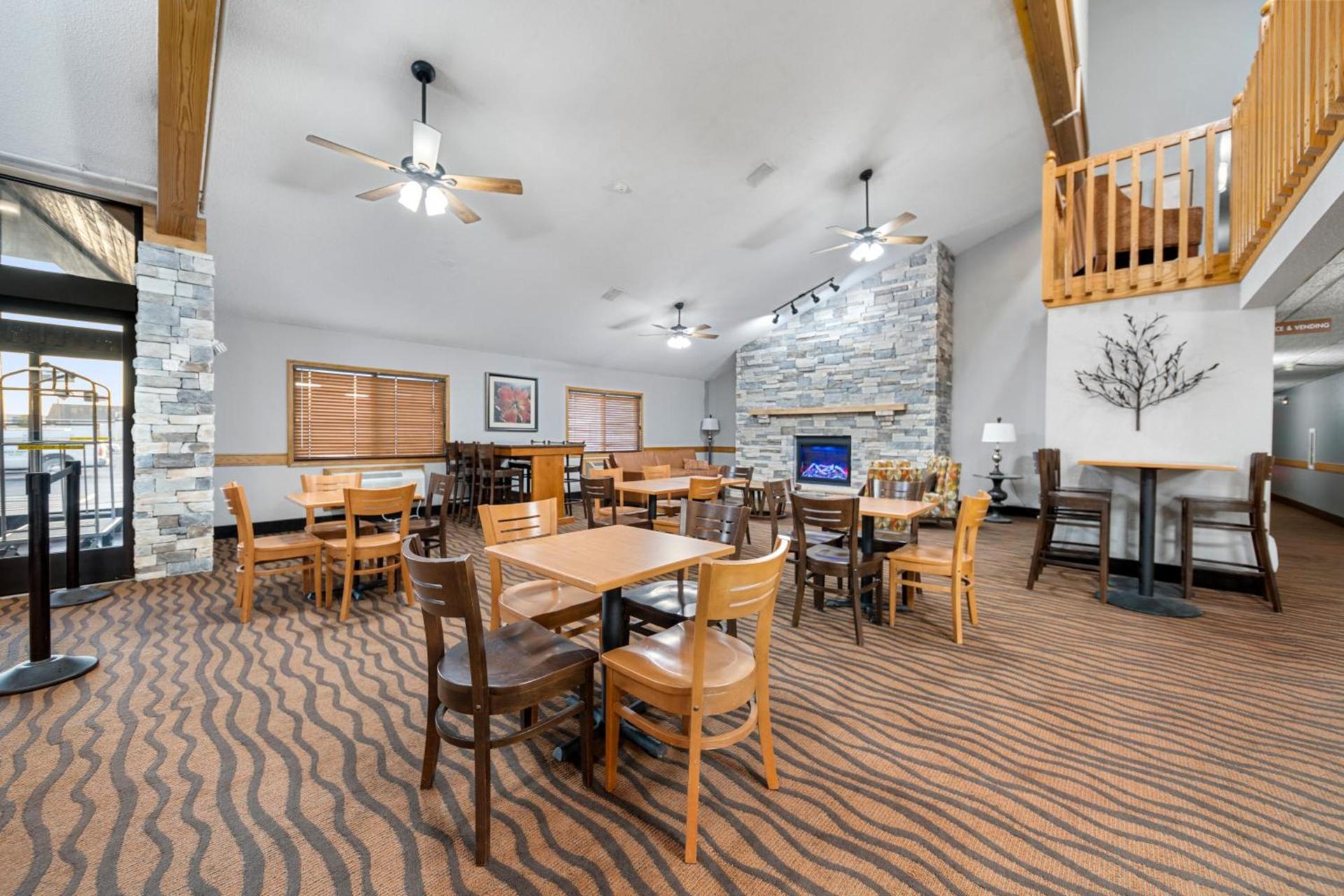 AmericInn by Wyndham Ames photo 6