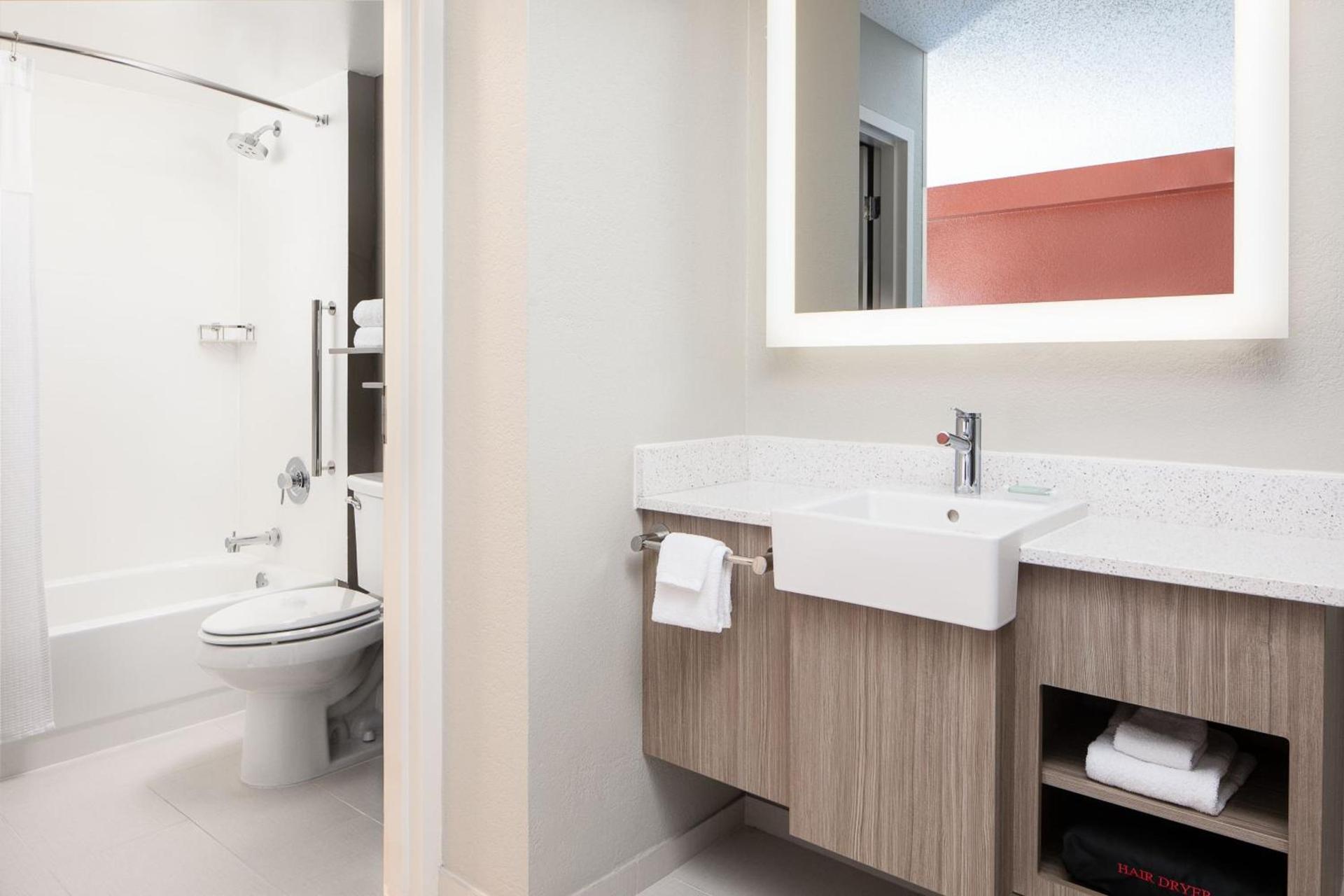 SpringHill Suites by Marriott Dallas Downtown / West End photo 15