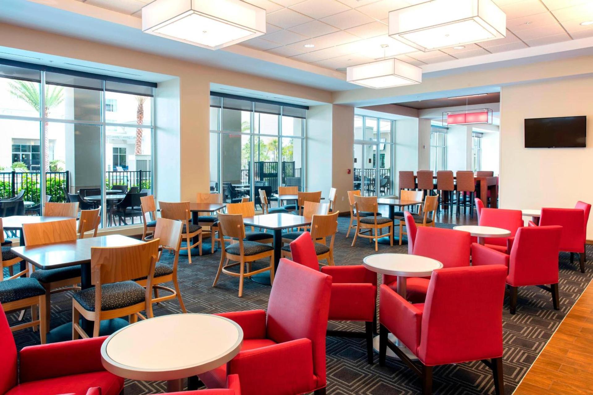 TownePlace Suites Orlando at FLAMINGO CROSSINGS Town Center, Western Entrance photo 31