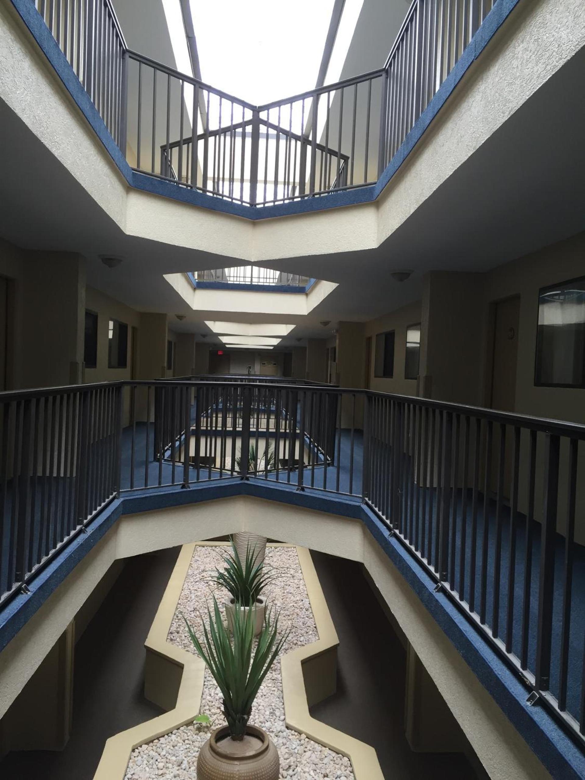 Brighton Suites Hotel photo 22