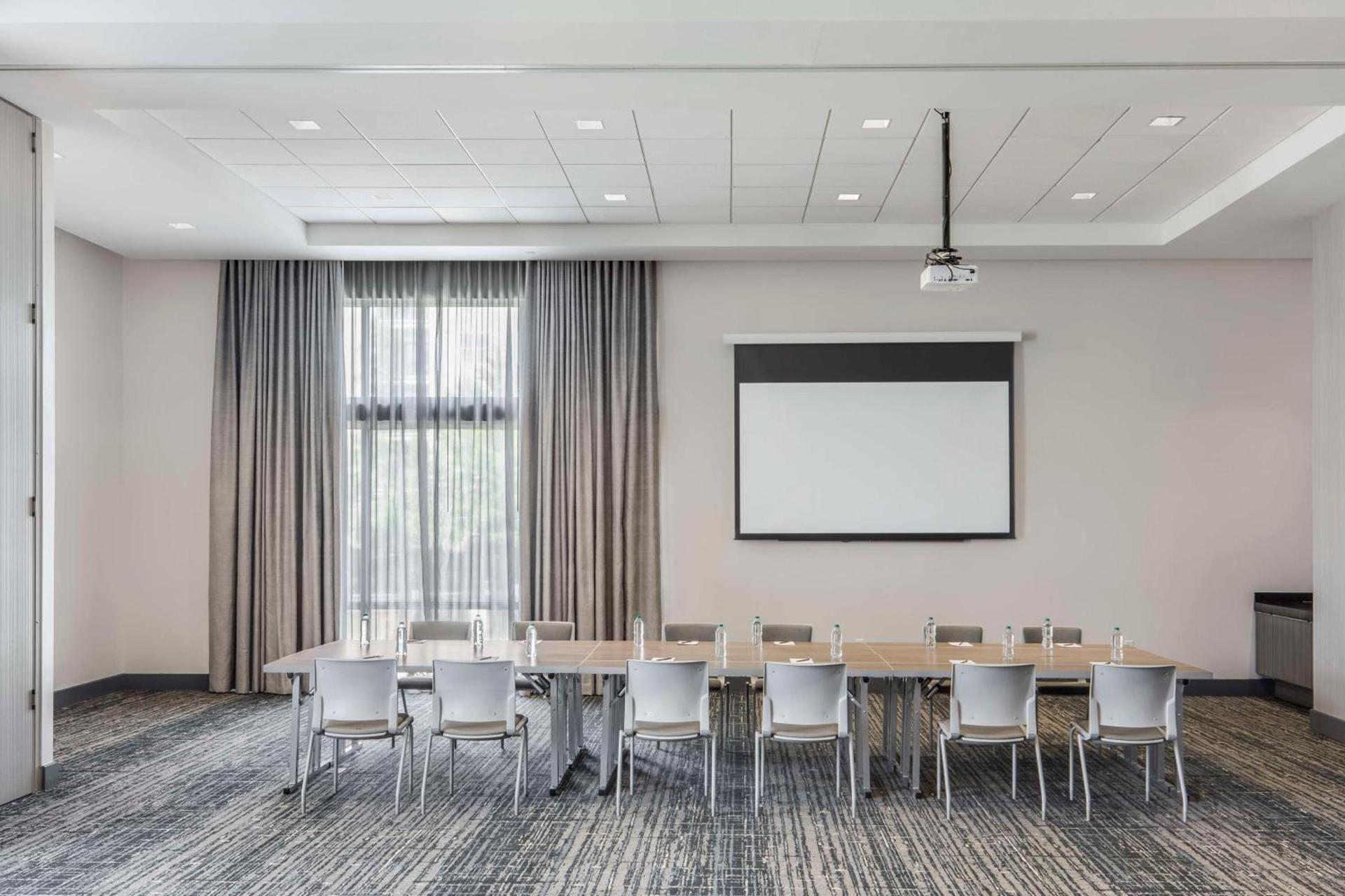 Embassy Suites by Hilton Atlanta Midtown photo 36