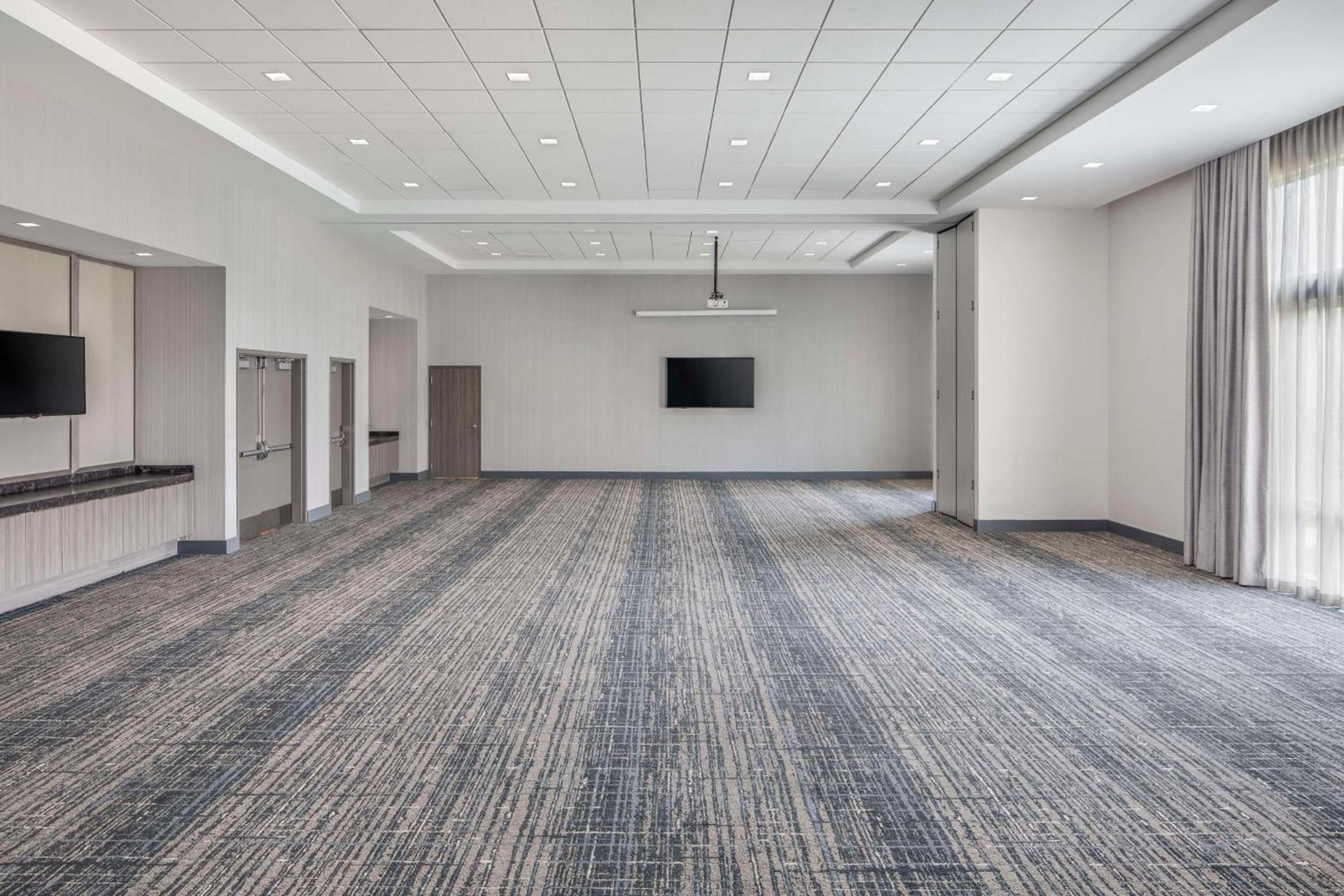 Embassy Suites by Hilton Atlanta Midtown photo 37