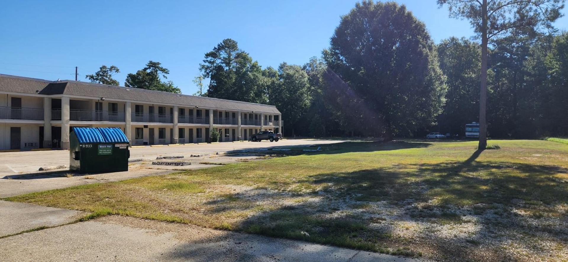 Travelers Rest Motel photo 10