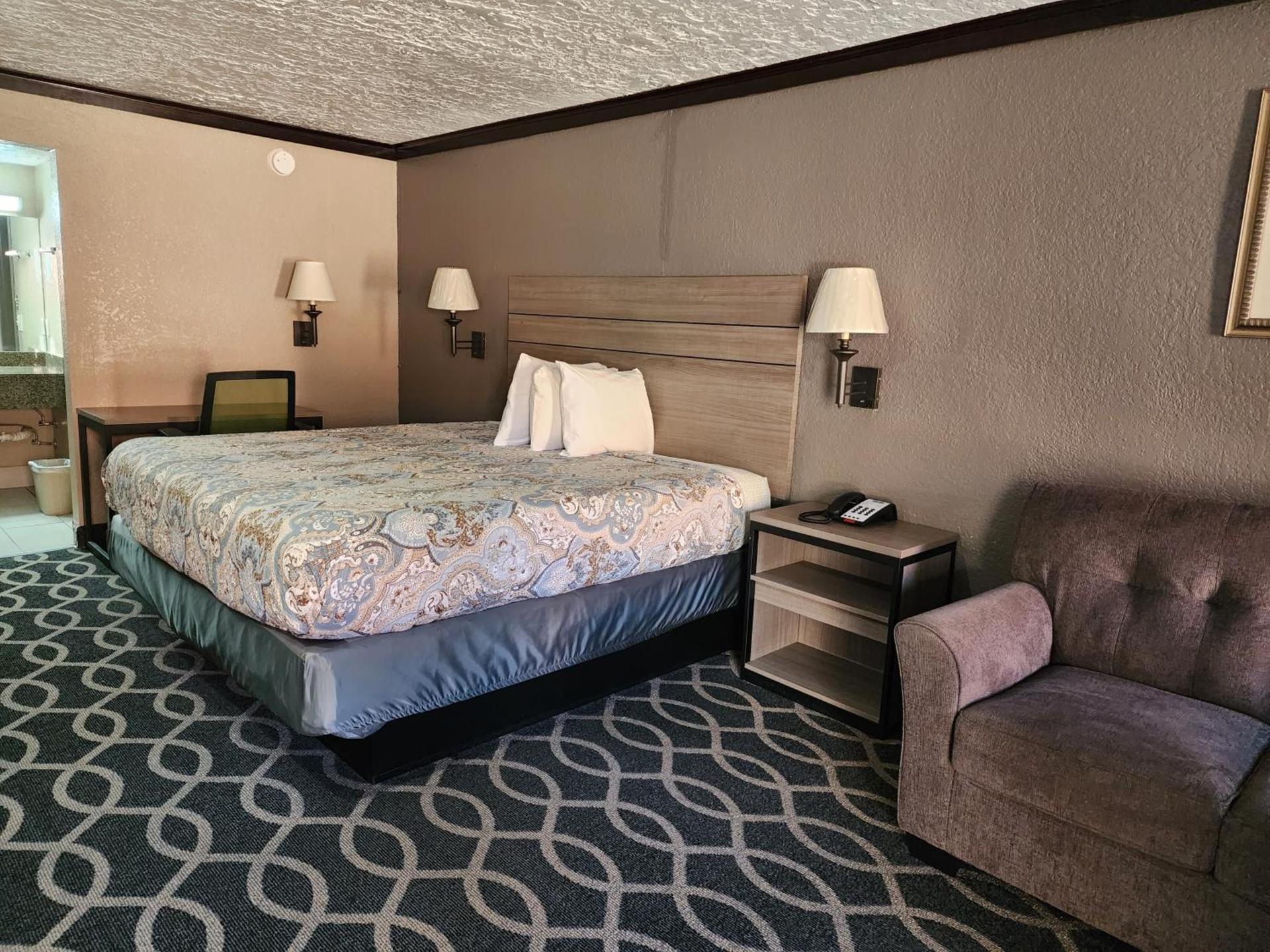 Executive inn photo 7