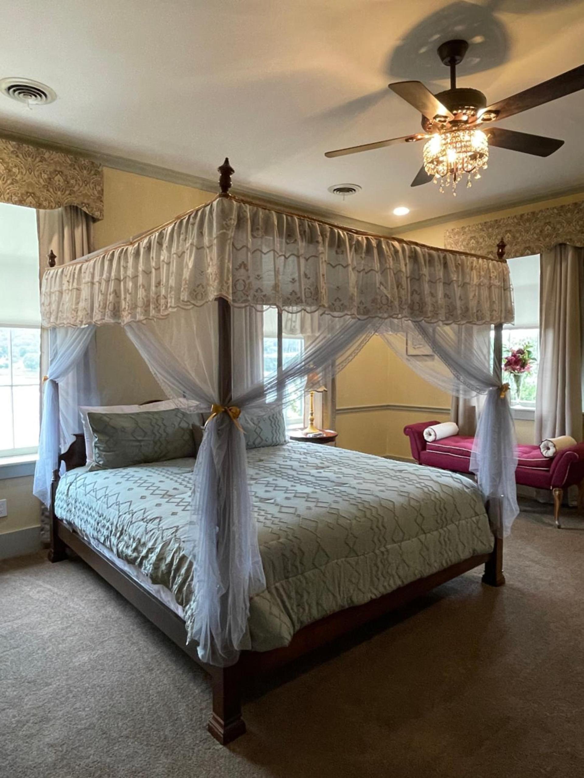 Lee House Inn photo 17