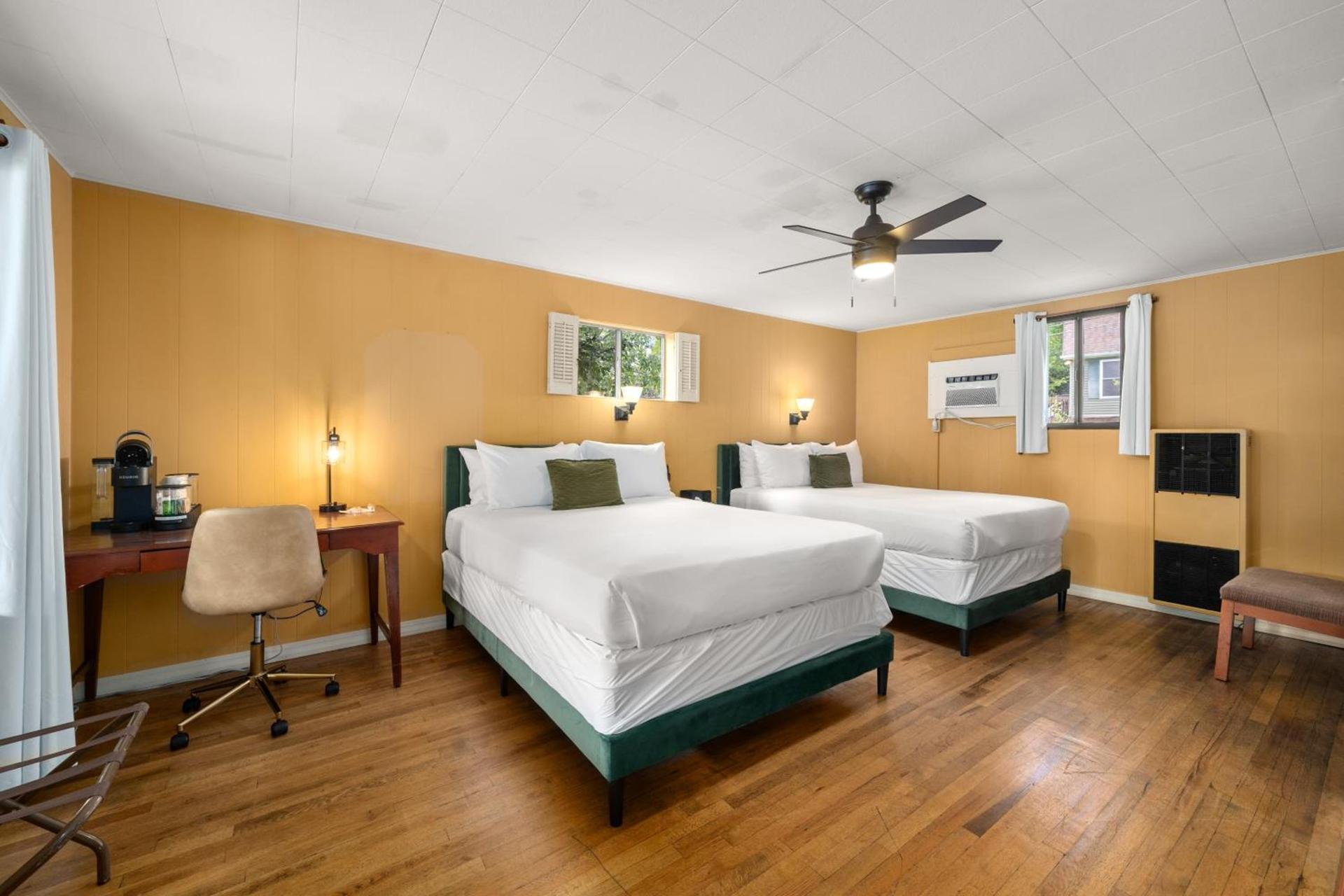 CedarWood Inn photo 87