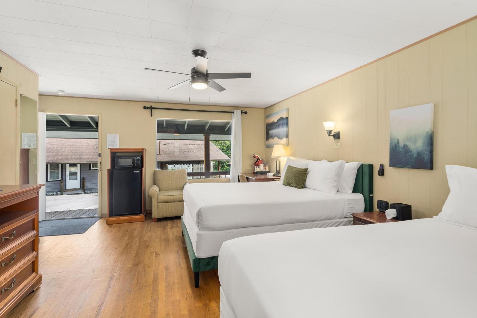 CedarWood Inn photo 98