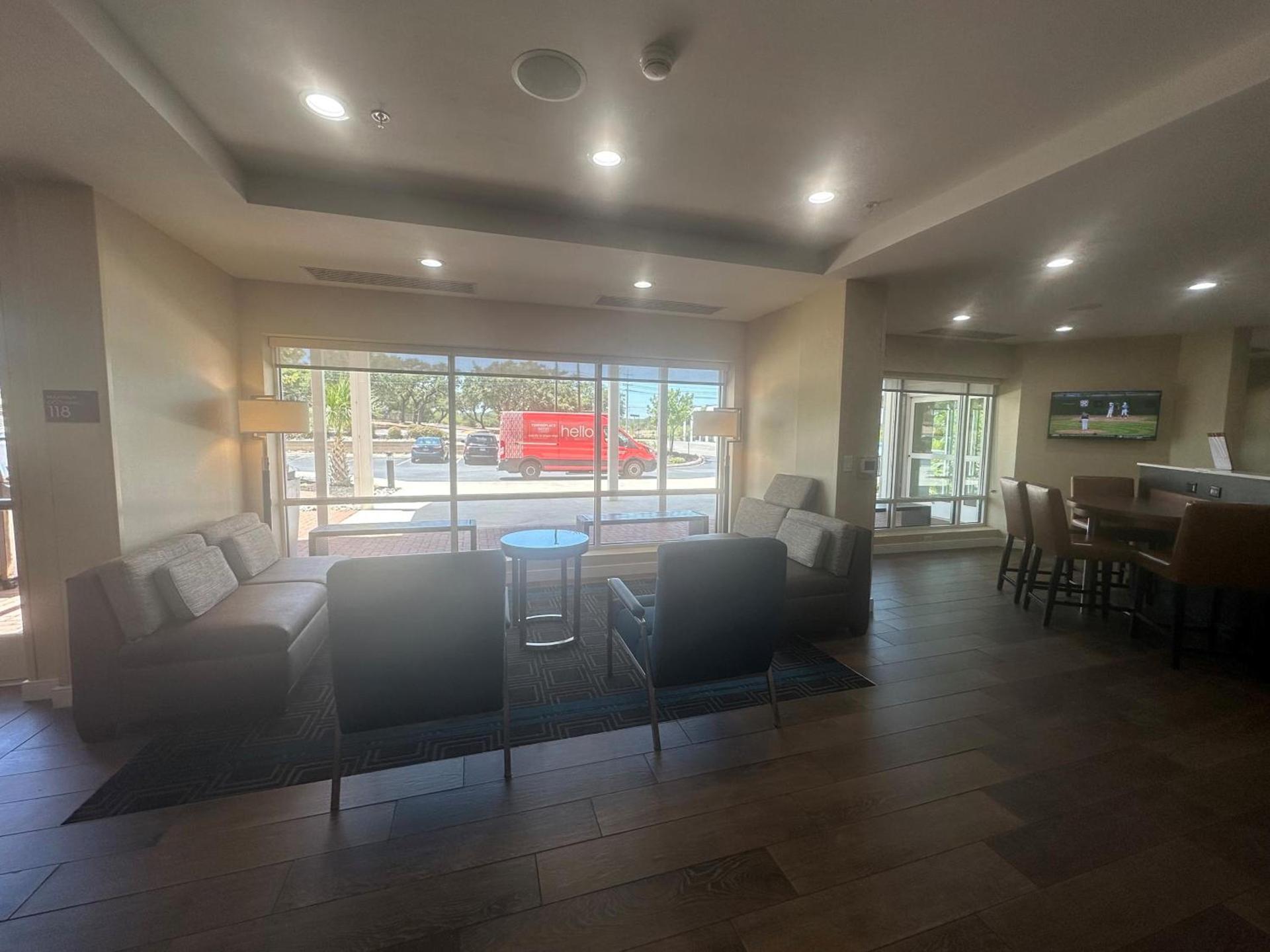 TownePlace Suites by Marriott San Antonio Westover Hills photo 5