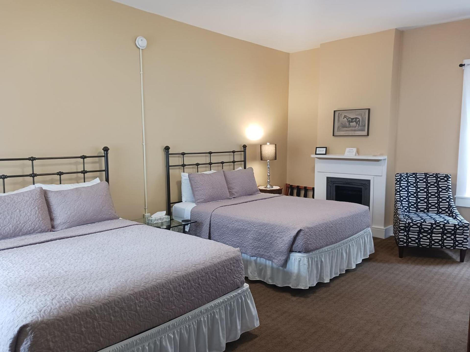 Lee House Inn photo 16