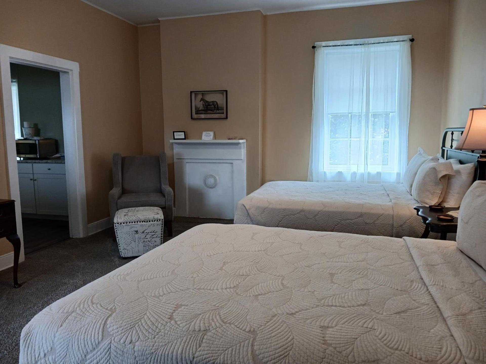 Lee House Inn photo 33
