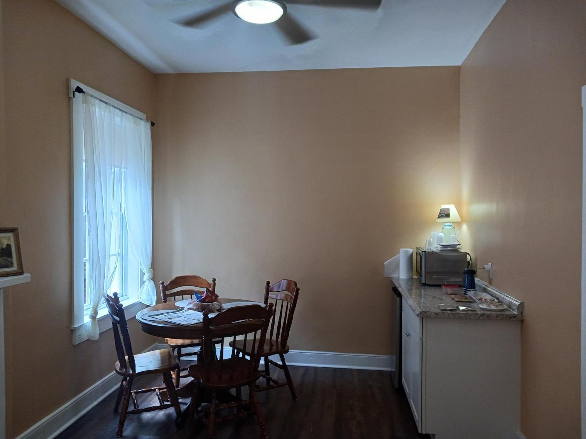 Lee House Inn photo 55