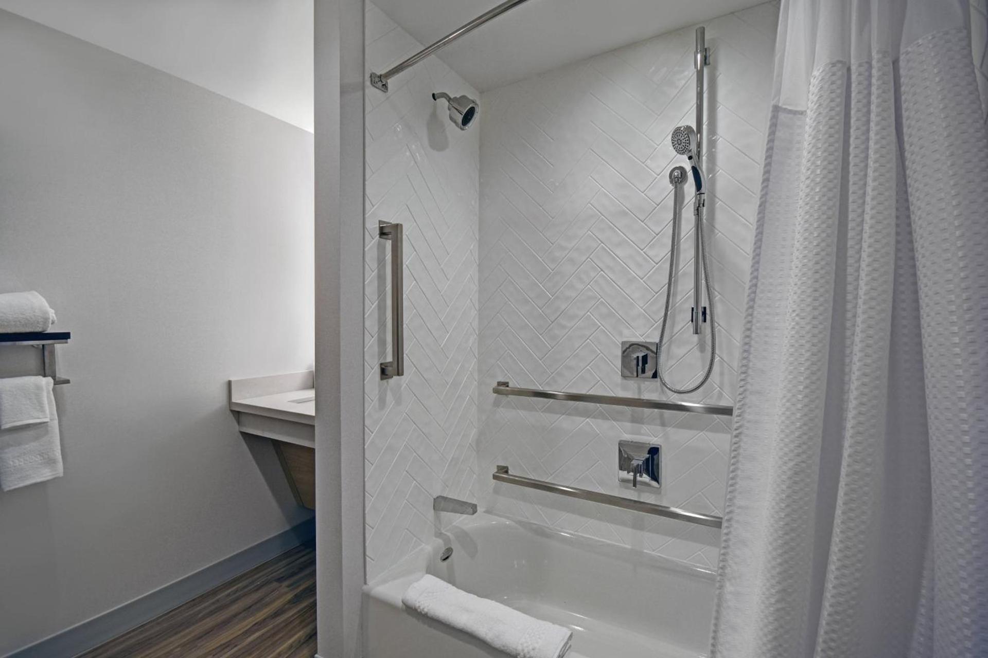 TownePlace Suites by Marriott Fall River Westport photo 21