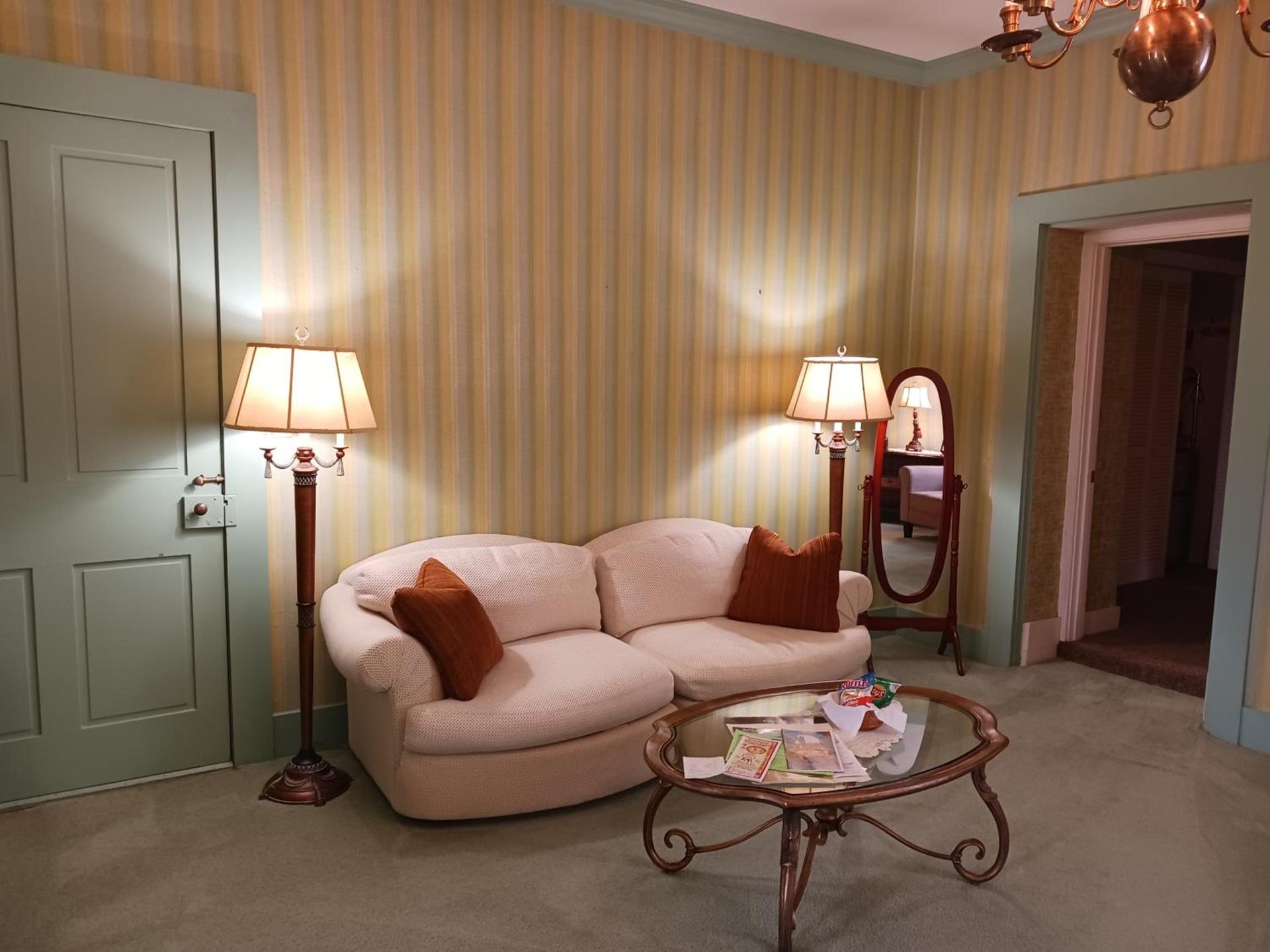 Lee House Inn photo 40