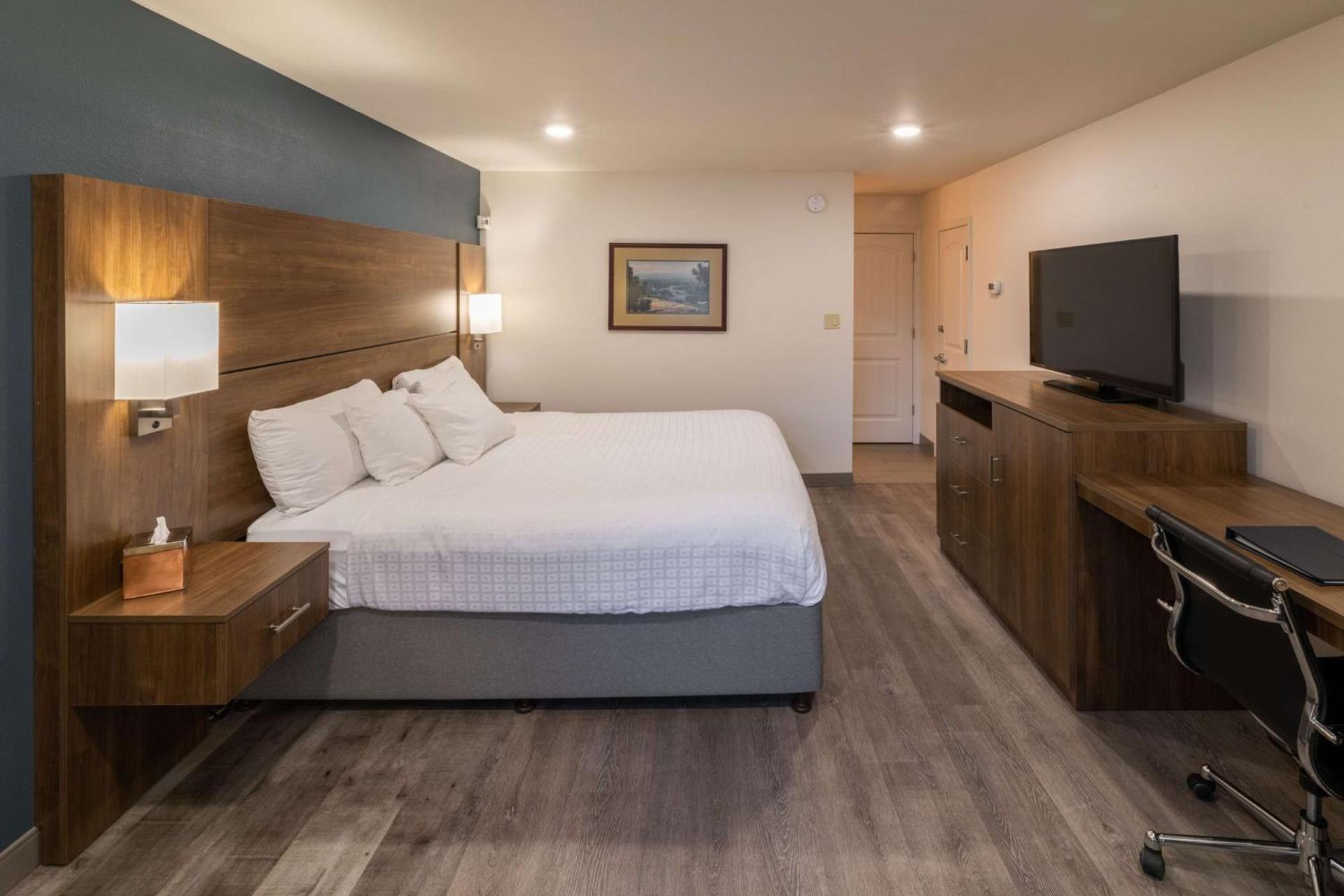 Best Western Plus Clocktower Inn photo 10