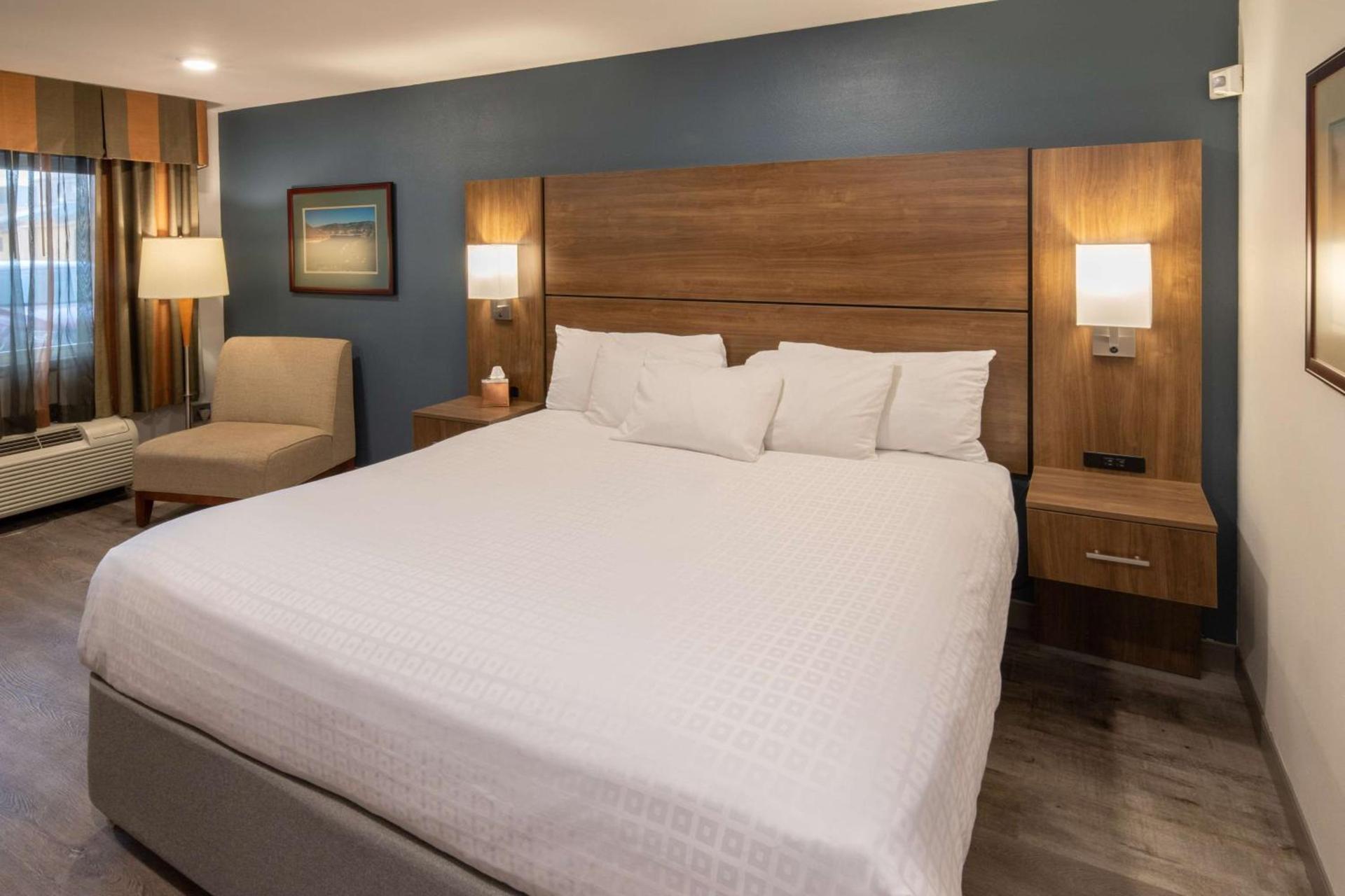 Best Western Plus Clocktower Inn photo 11