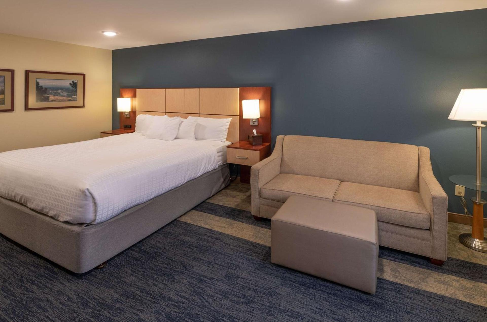 Best Western Plus Clocktower Inn photo 3