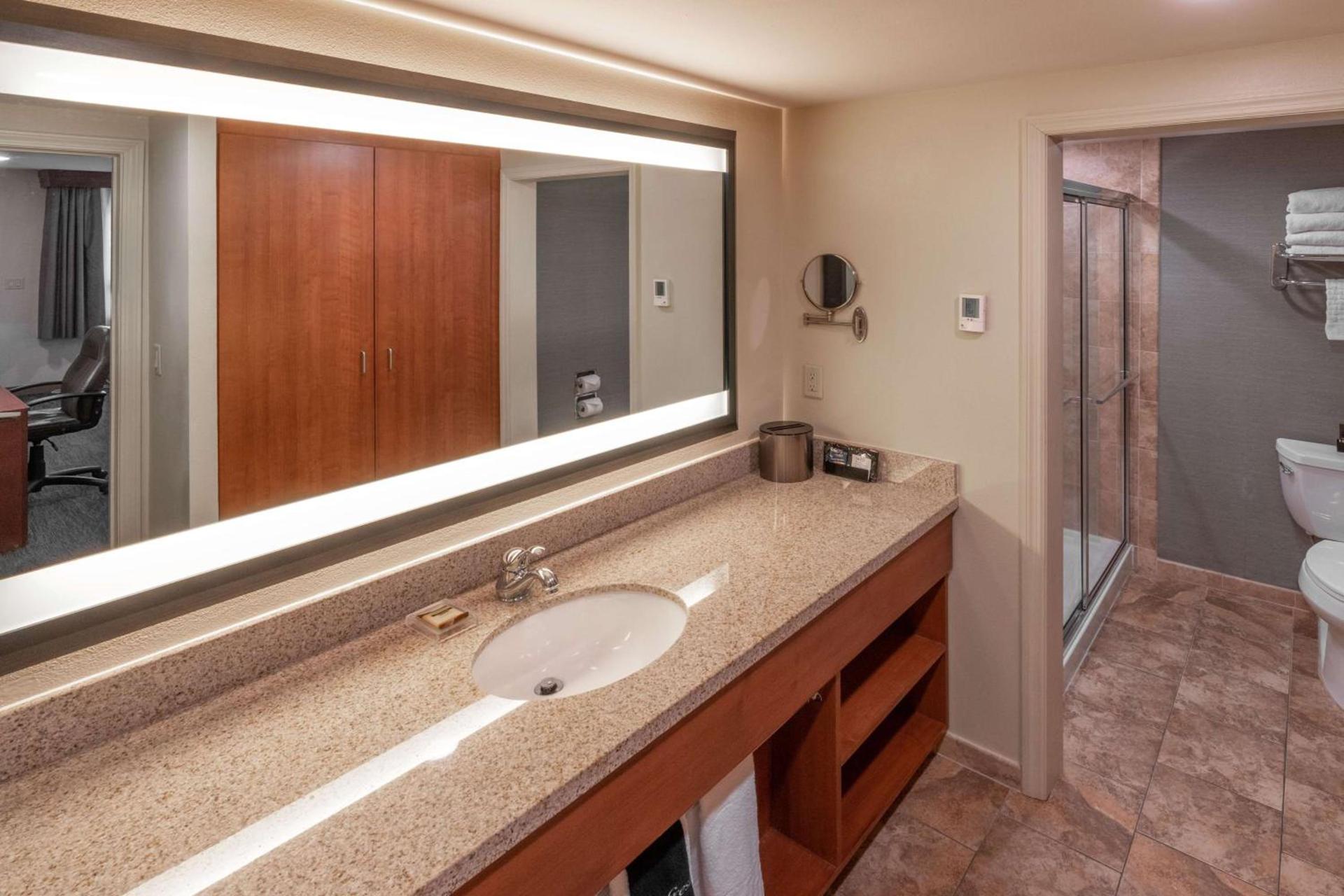Best Western Plus Clocktower Inn photo 34