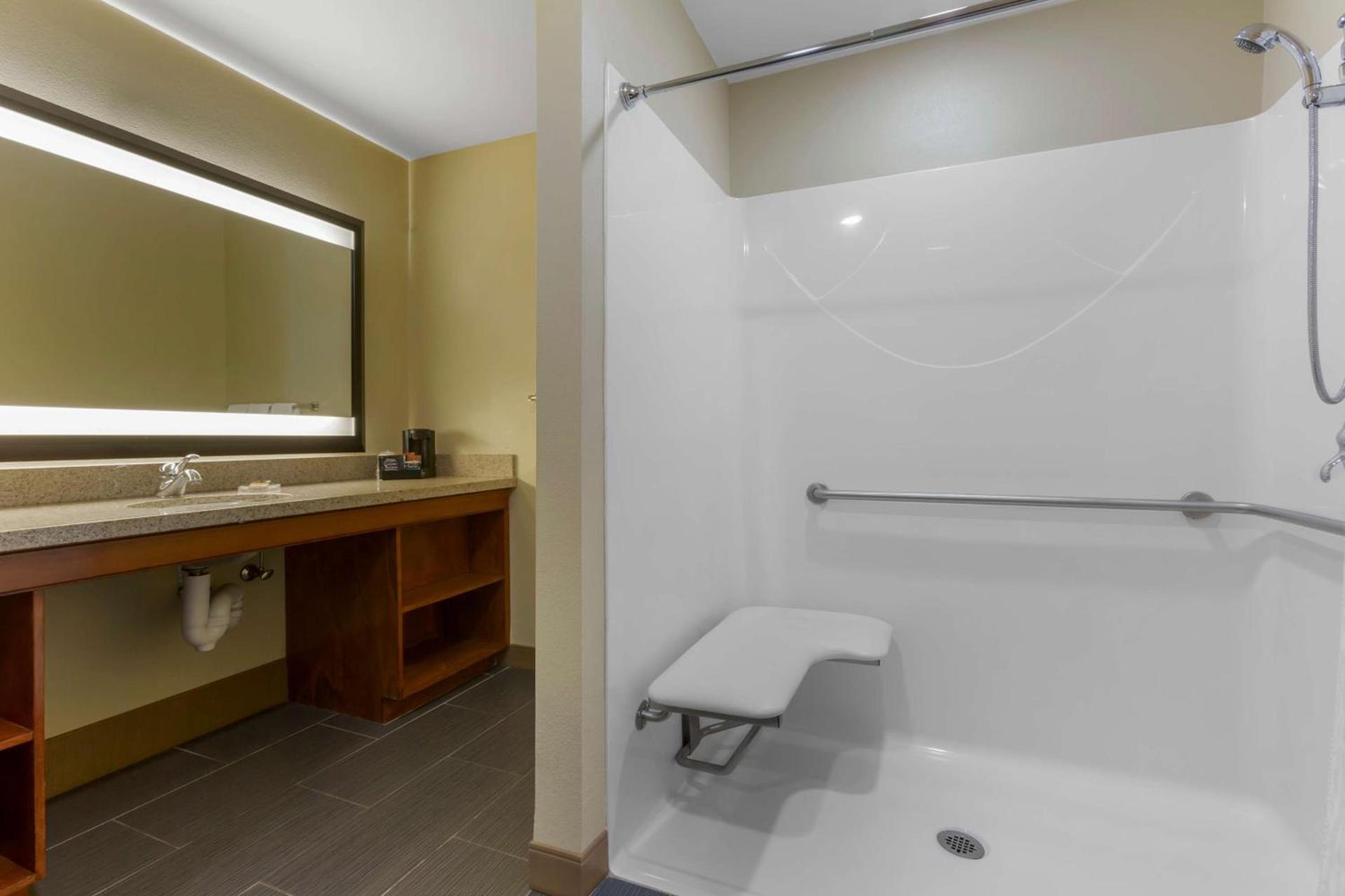 Best Western Plus Clocktower Inn photo 36
