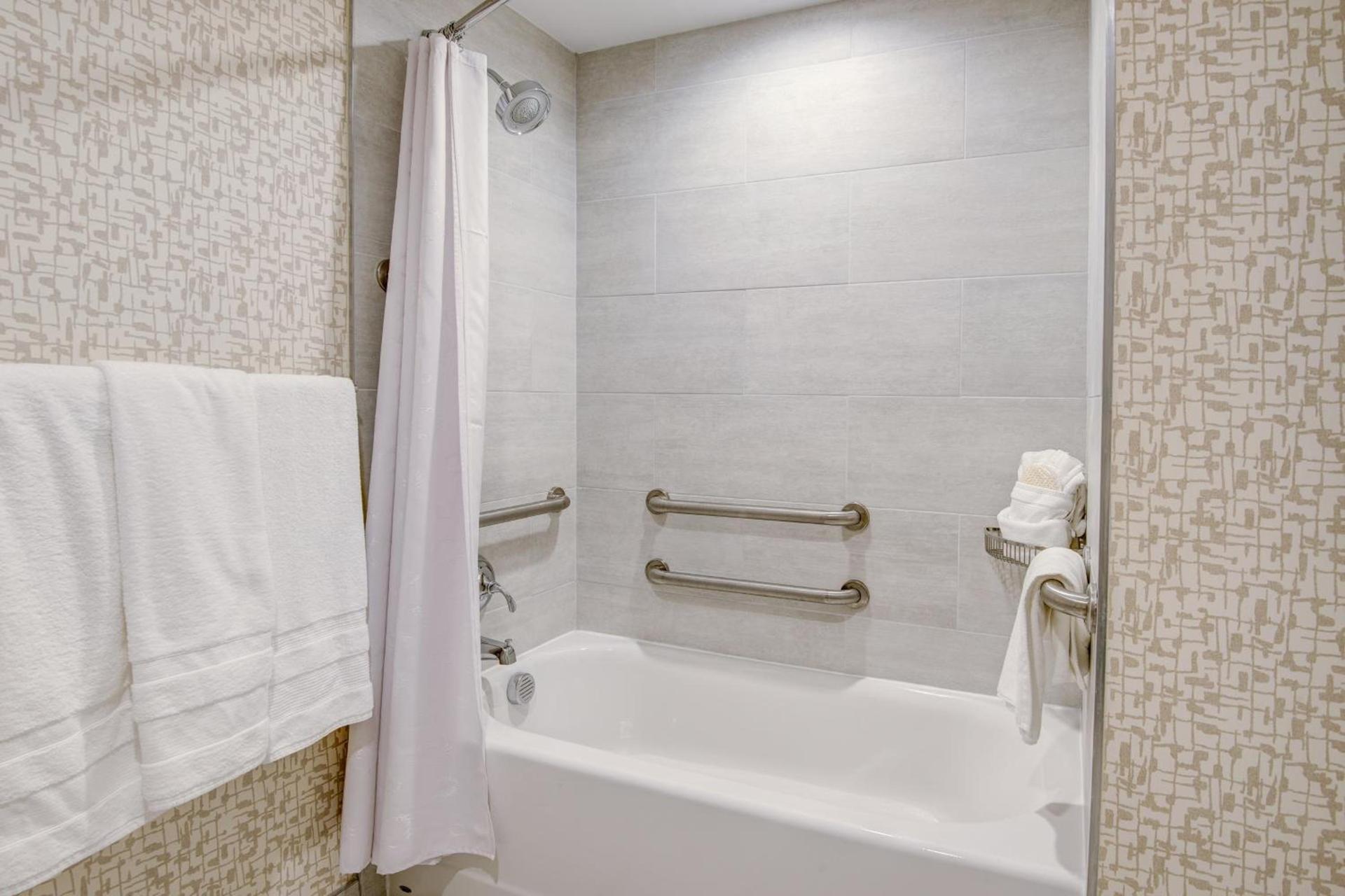 Sheraton Eatontown Hotel photo 21