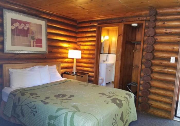 Seven Dwarfs Motel & Cabins photo 20