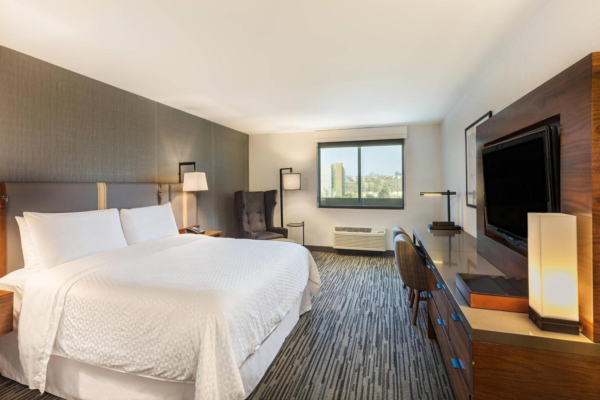 Four Points by Sheraton Los Angeles Westside photo 9