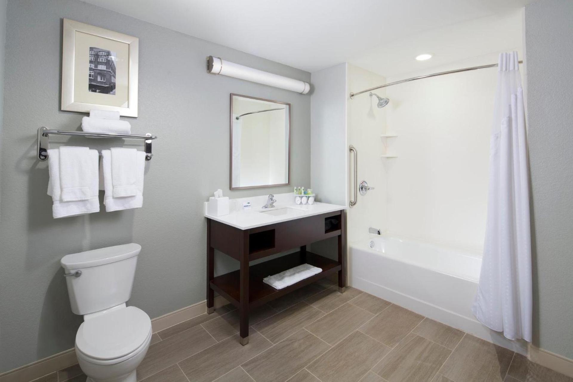 Holiday Inn Express & Suites Oklahoma City Downtown - Bricktown by IHG photo 8