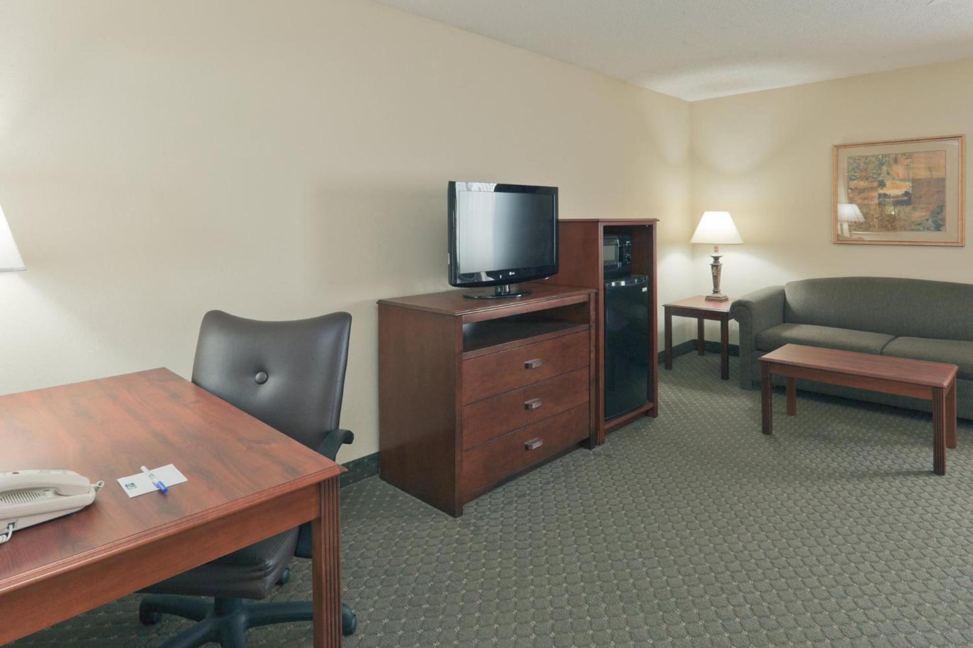 Holiday Inn Express Evansville - West by IHG photo 21