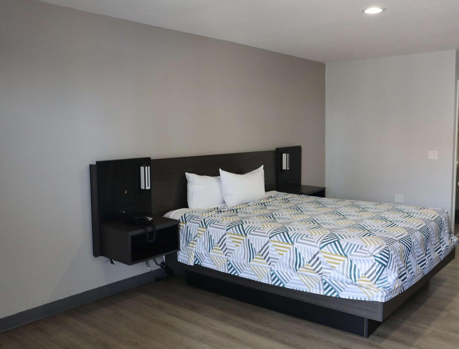Motel 6-San Diego, CA - Southbay photo 3