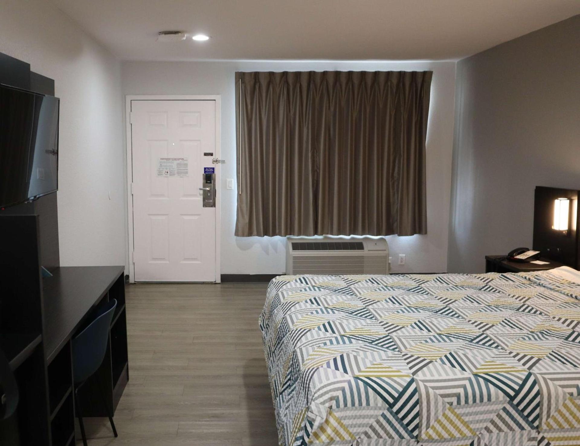 Motel 6-San Diego, CA - Southbay photo 7