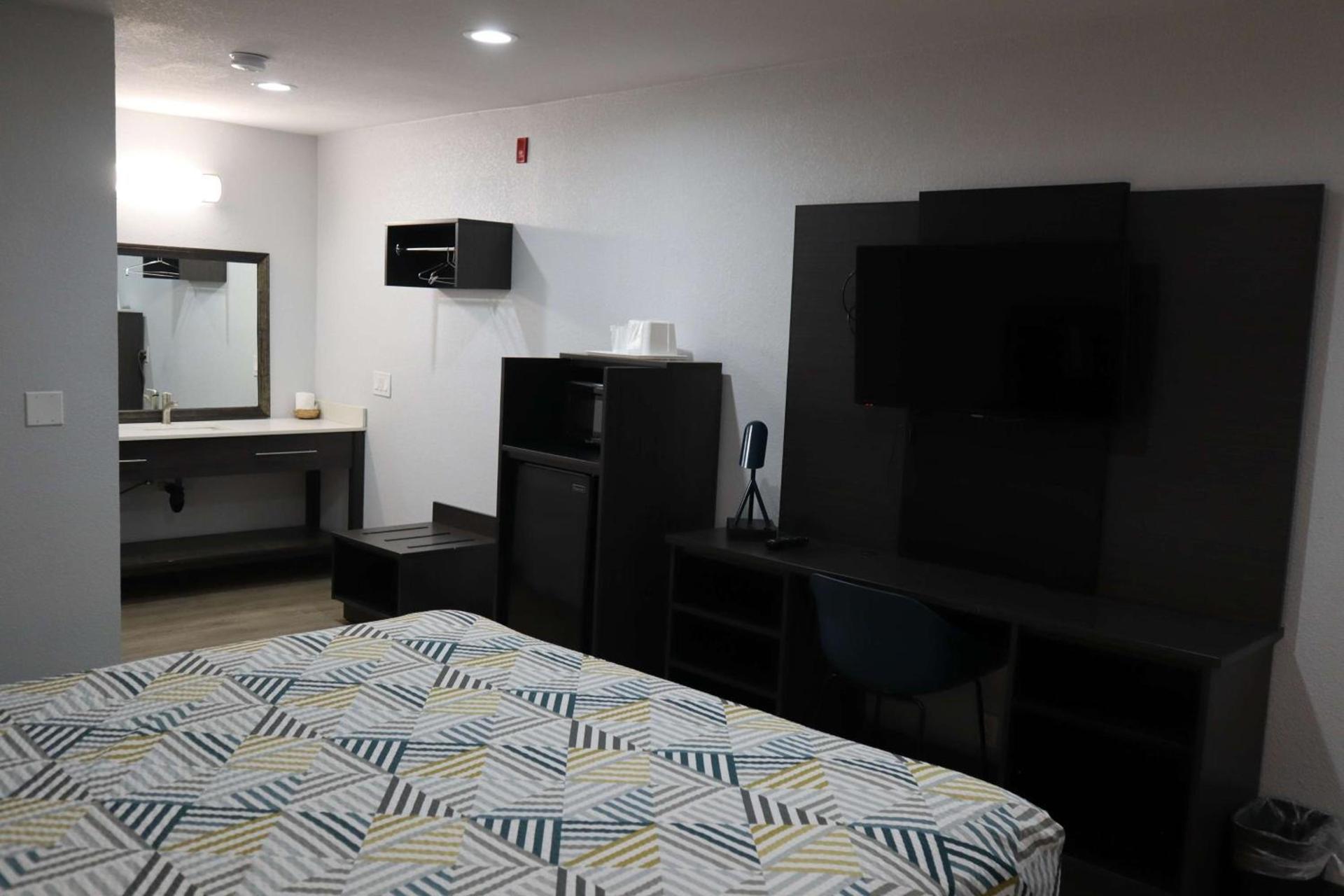 Motel 6-San Diego, CA - Southbay photo 8