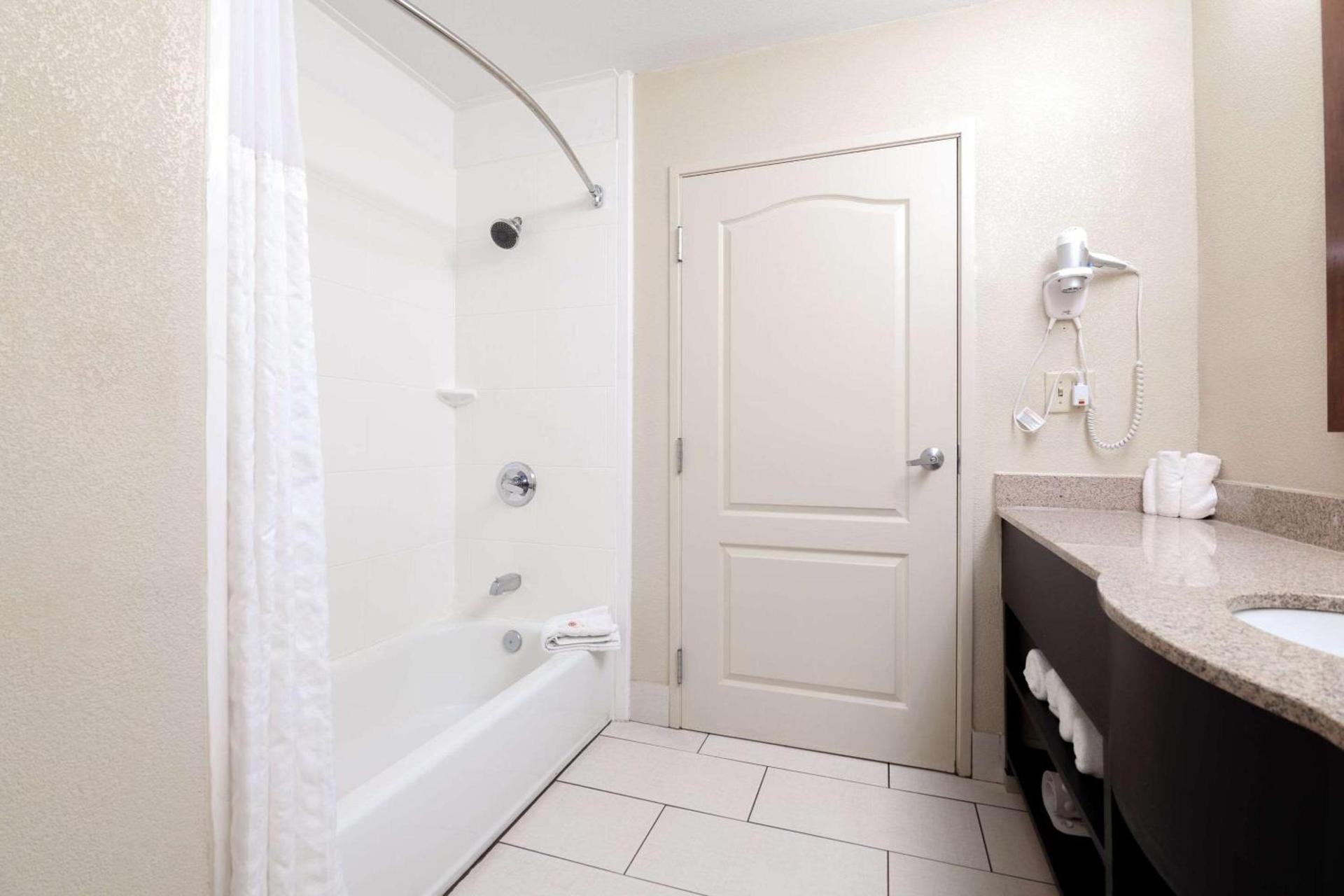 Comfort Suites Morrow- Atlanta South photo 9
