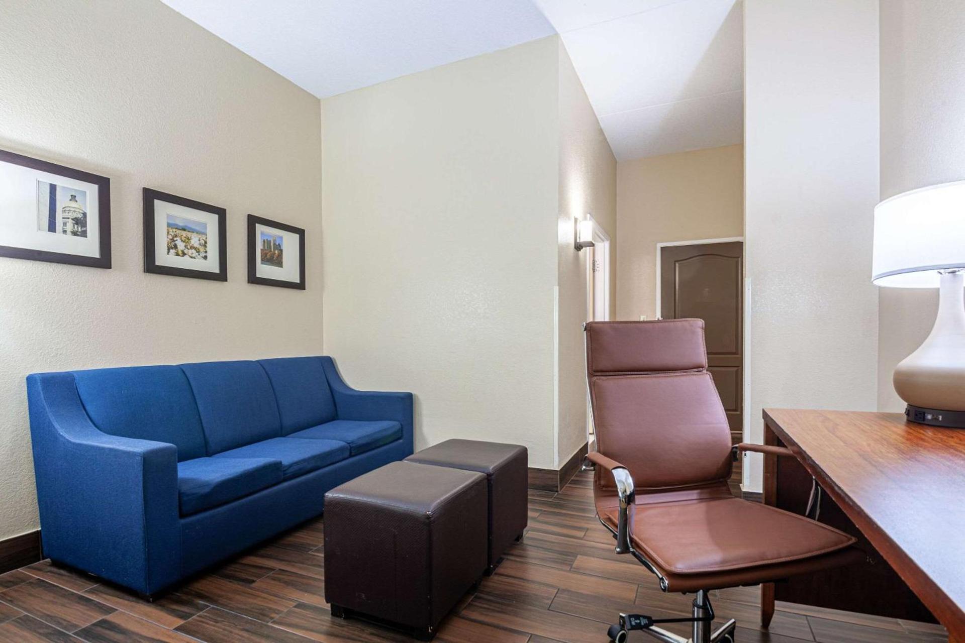 Comfort Suites Morrow- Atlanta South photo 17