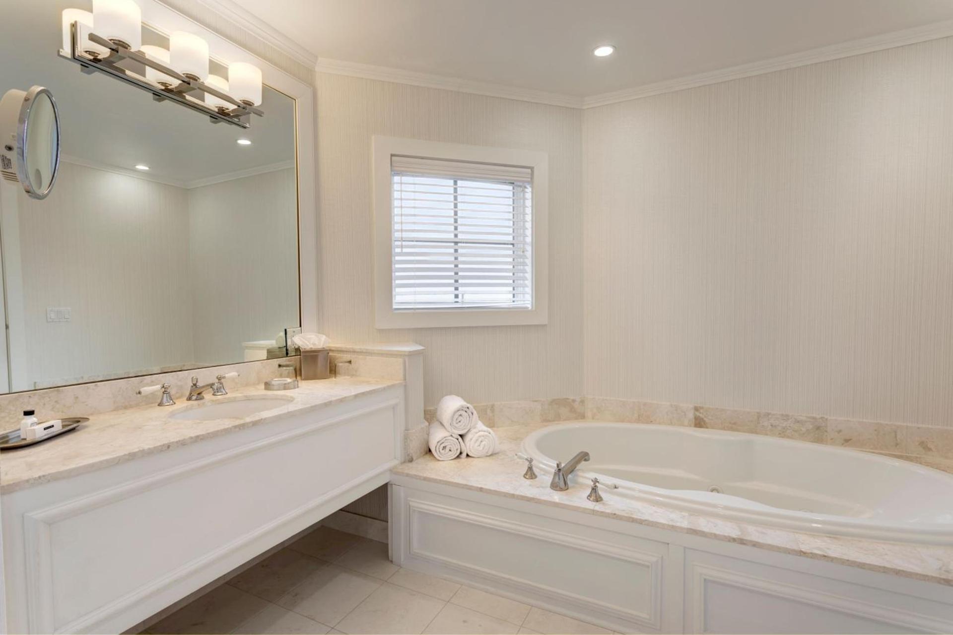 Inn at Bay Harbor photo 96