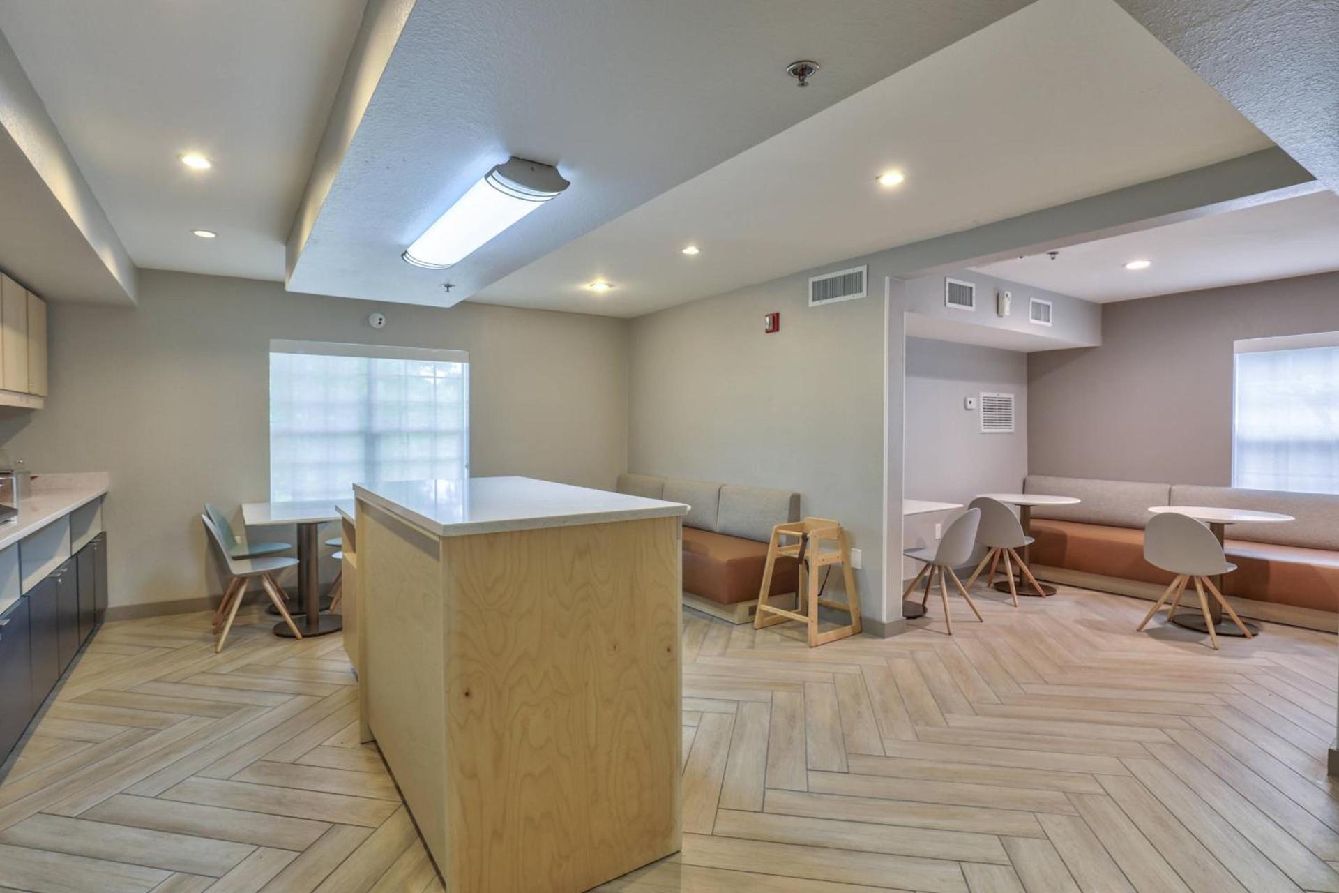 MainStay Suites photo 24