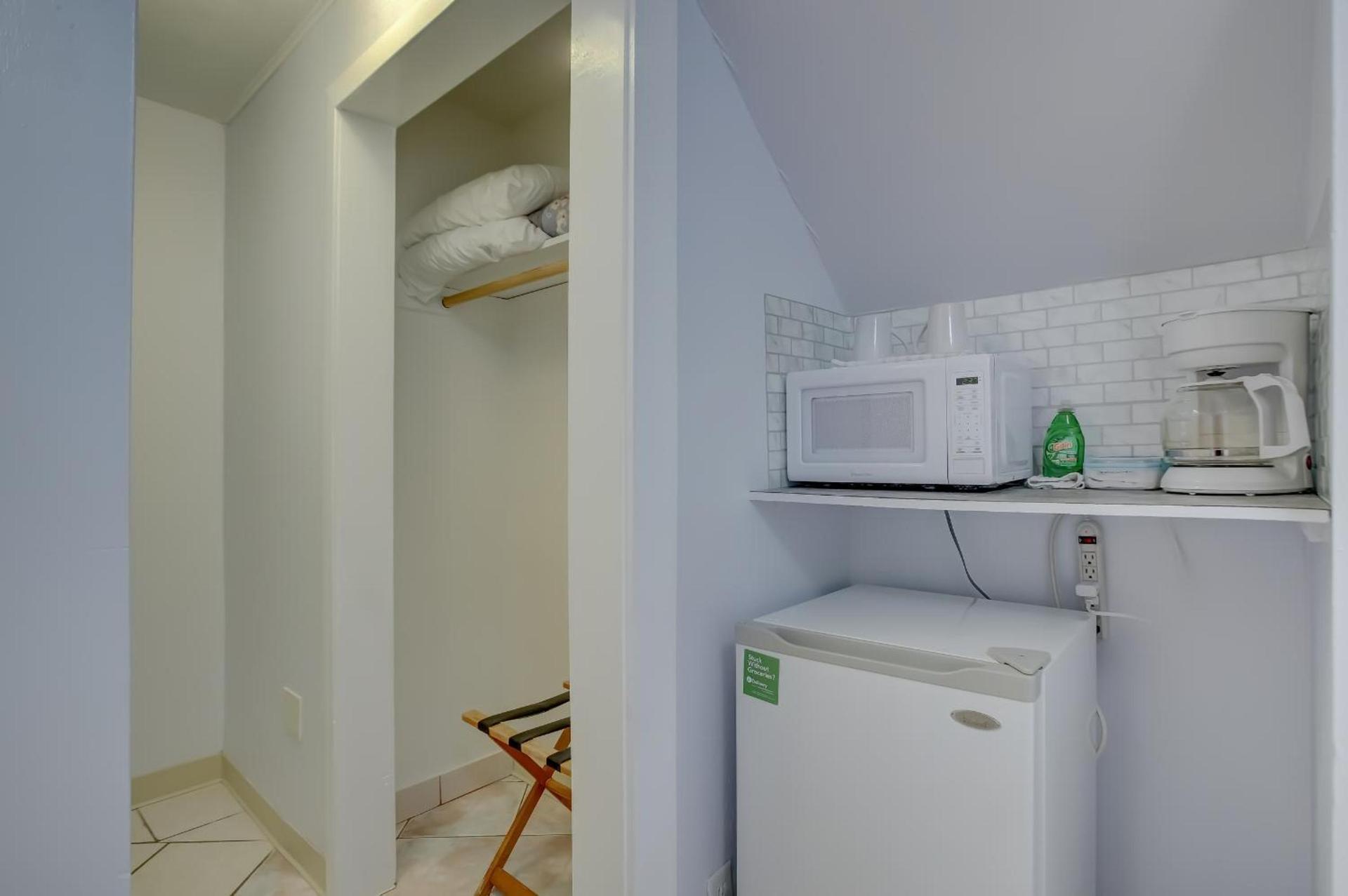 Seahorse Guesthouse photo 79