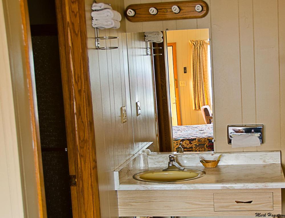 Inn Town Motel photo 9