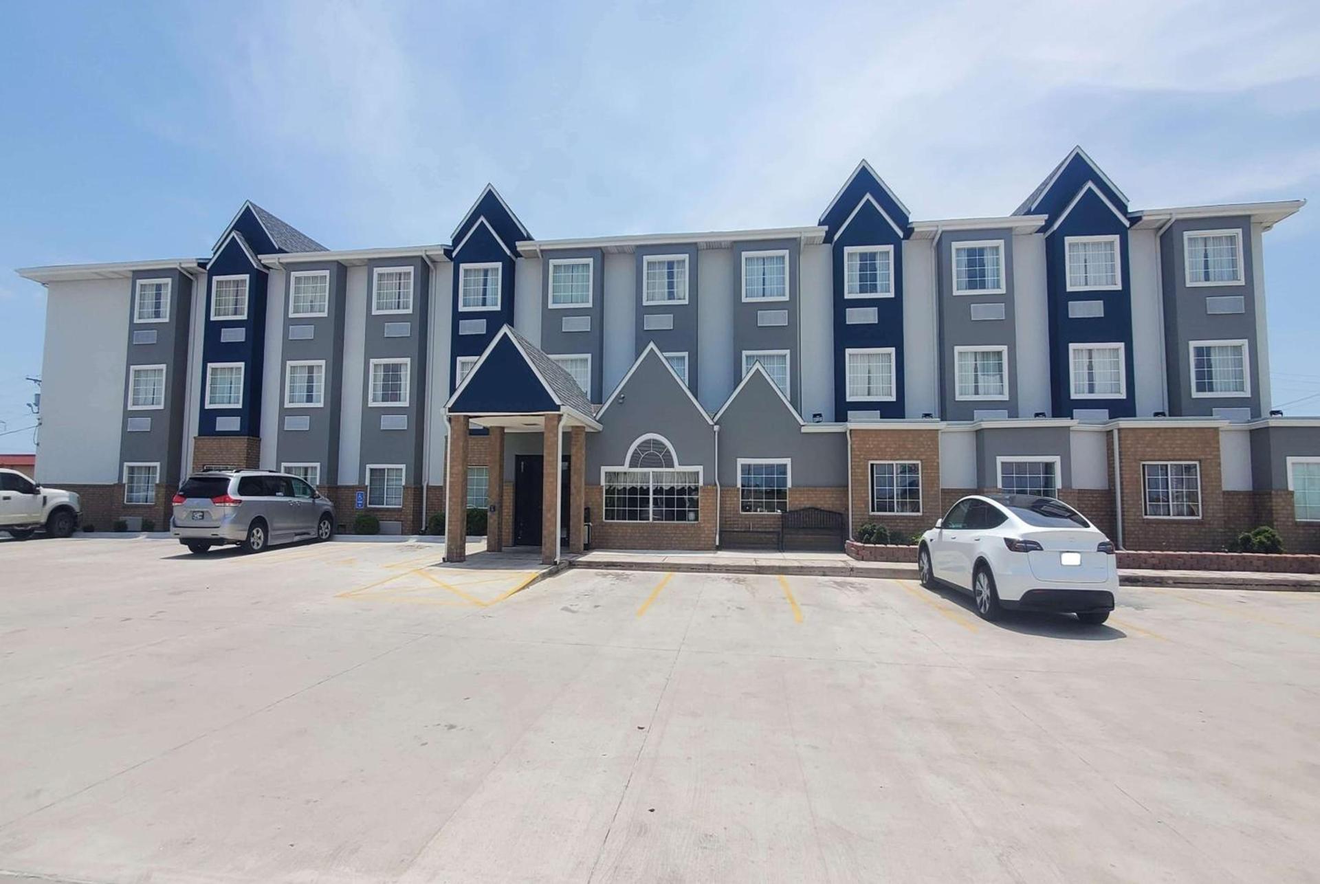Microtel Inn & Suites by Wyndham Oklahoma City Airport photo 13