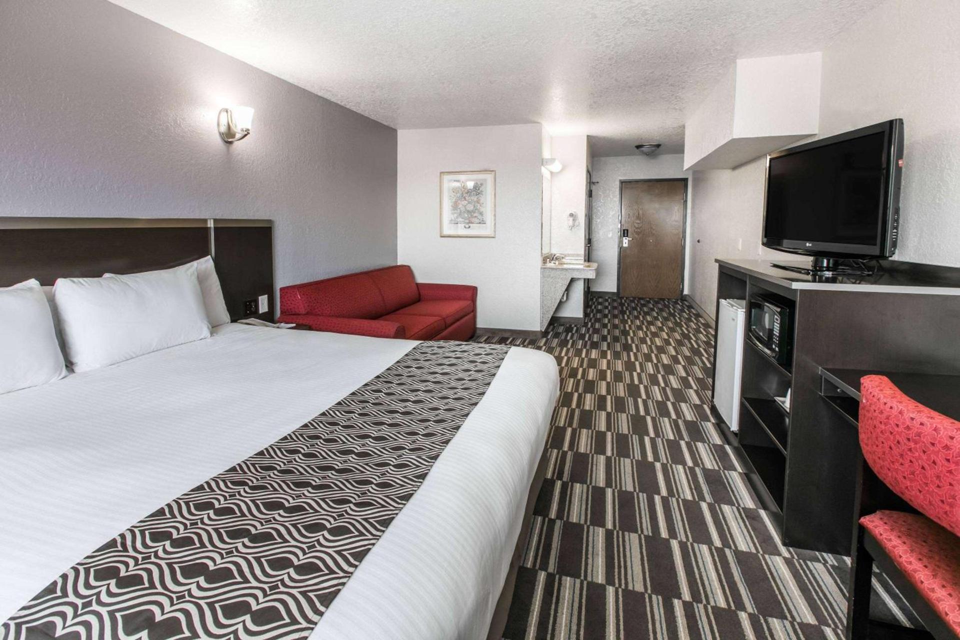 Microtel Inn & Suites by Wyndham Oklahoma City Airport photo 18