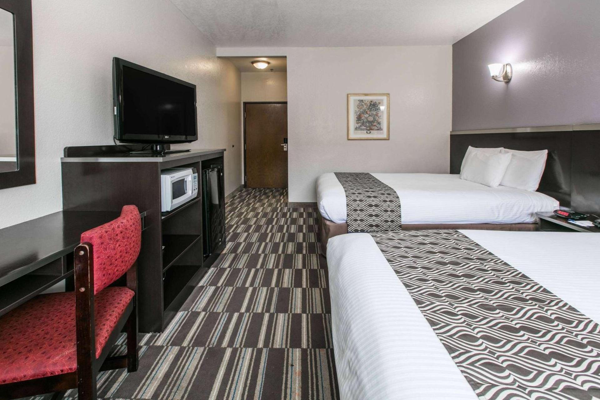 Microtel Inn & Suites by Wyndham Oklahoma City Airport photo 19