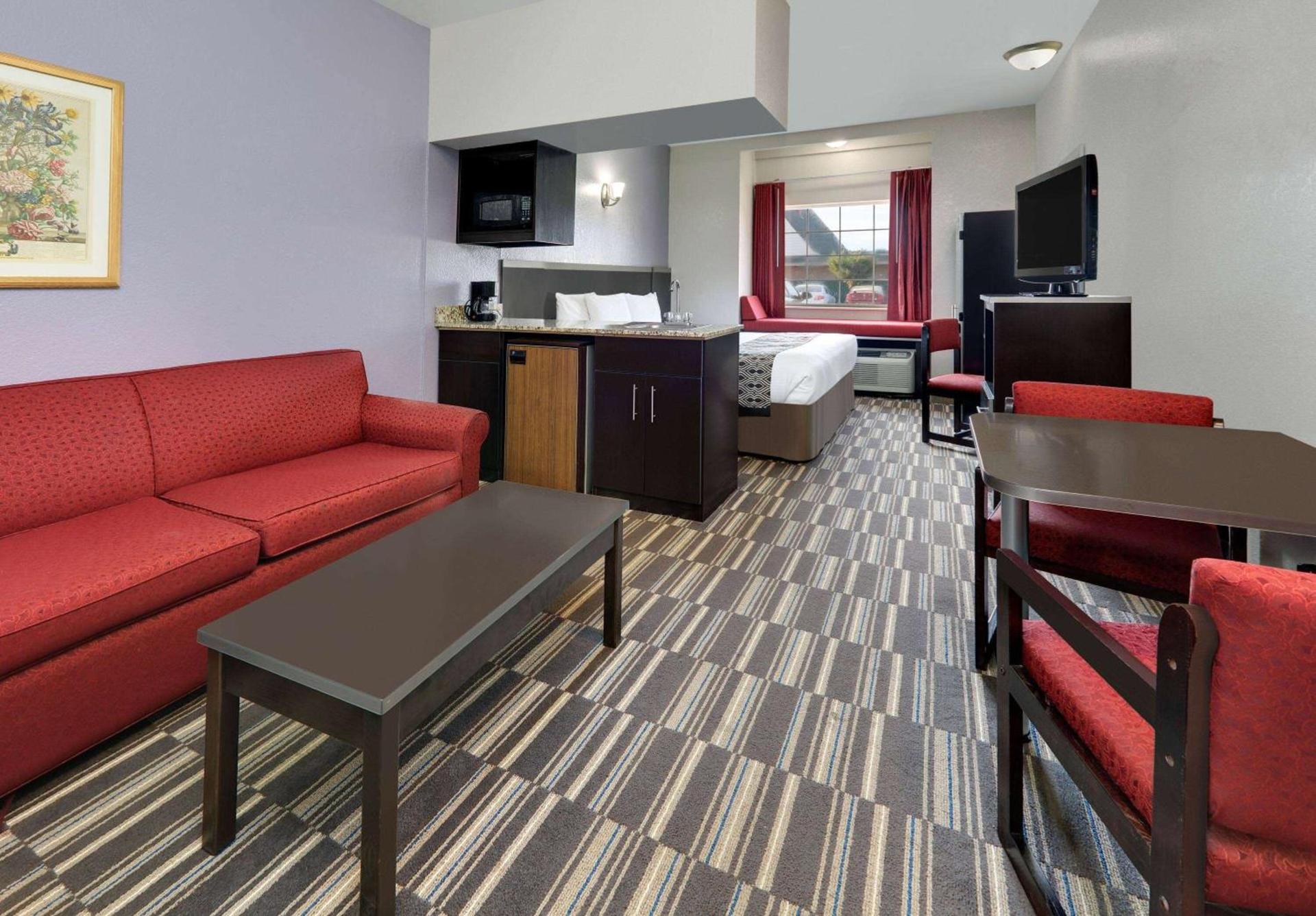 Microtel Inn & Suites by Wyndham Oklahoma City Airport photo 24