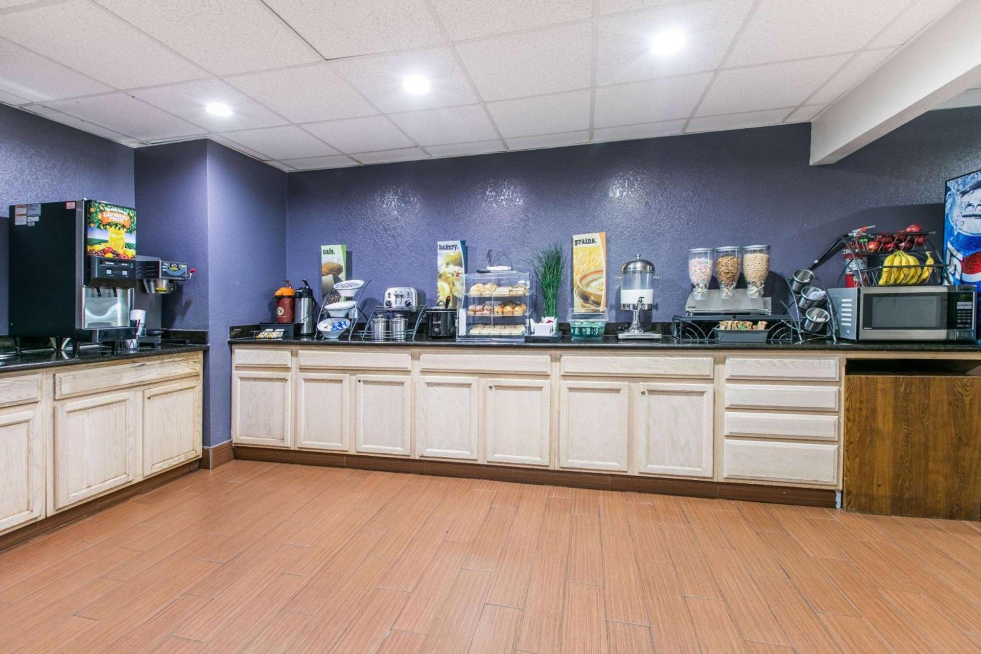 Microtel Inn & Suites by Wyndham Oklahoma City Airport photo 26