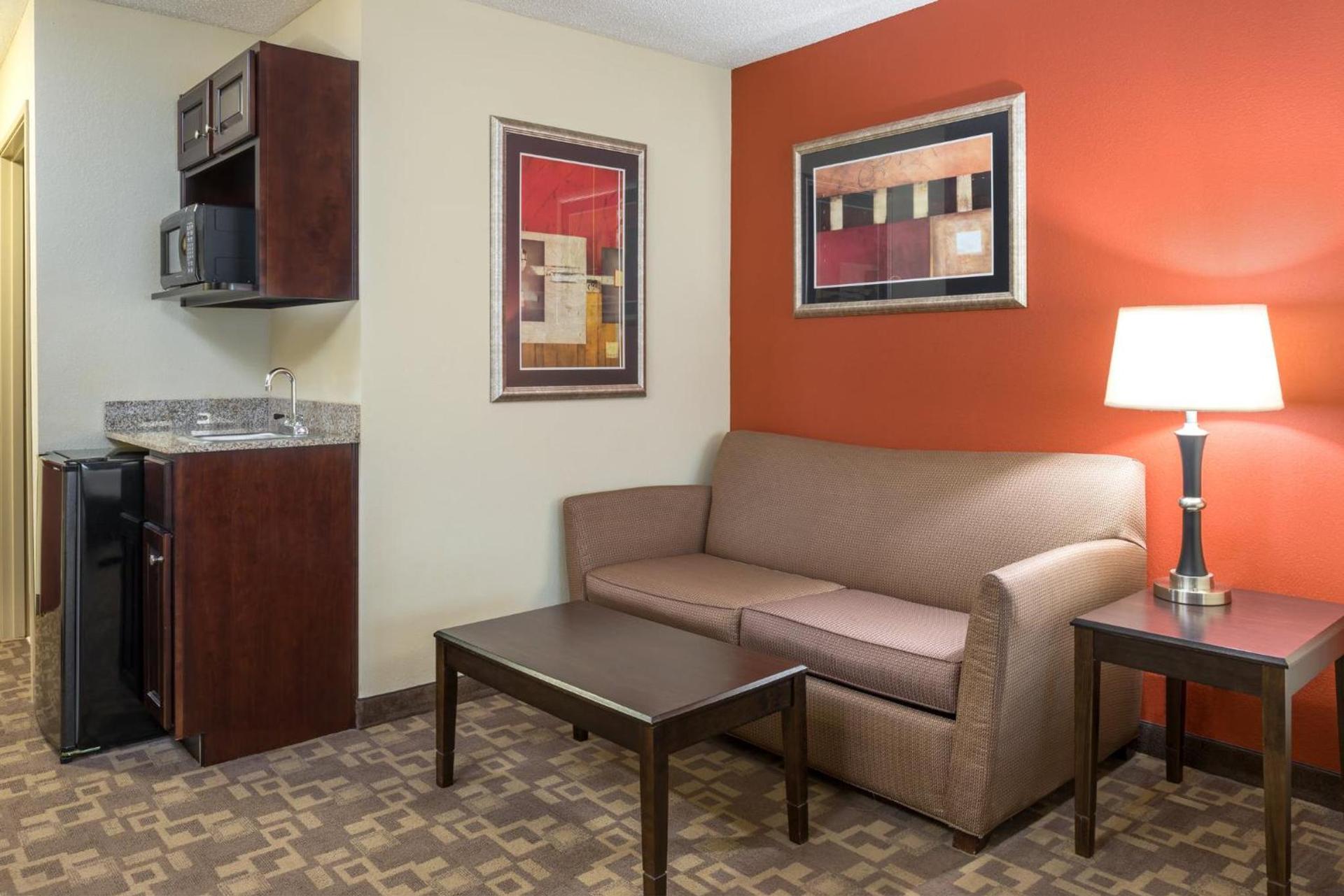 Holiday Inn Express & Suites Lexington Downtown Area-Keeneland by IHG photo 21